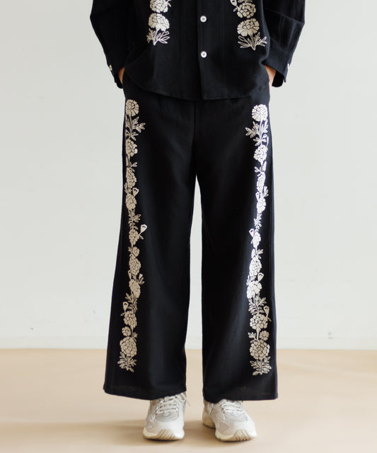 【MEN , WOMEN】LEIN ウールコットンフラワー刺繍パンツの写真