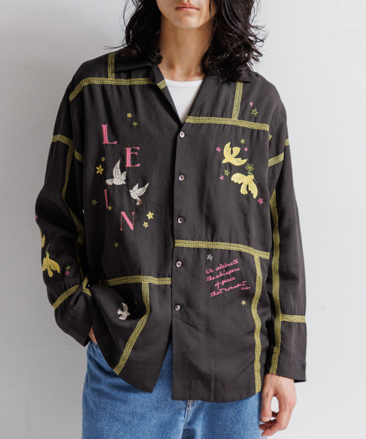 【MEN,WOMEN】LEIN お絵描きパッチワーク刺繍シャツの写真