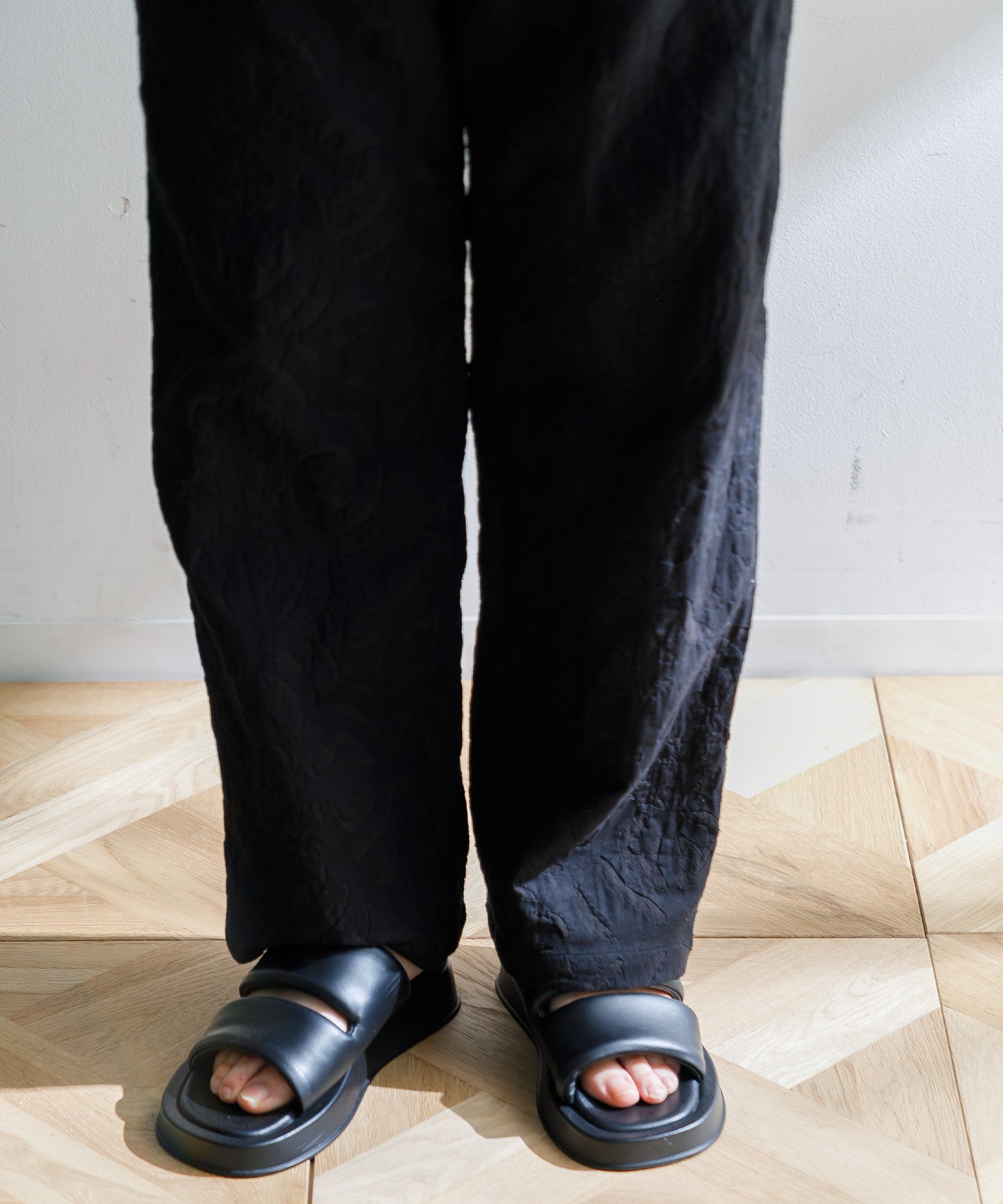 【WOMEN】LEIN / リバースアップリケパンツ