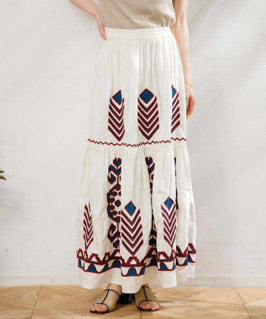 【WOMEN】LEIN / 幾何学柄刺繍スカートの写真