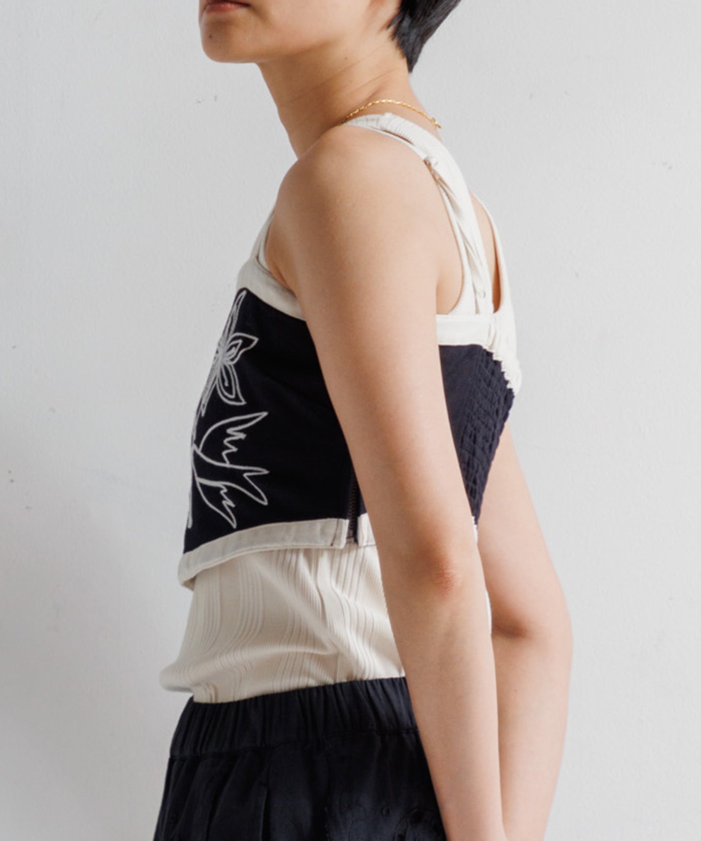 【WOMEN】LEIN コットンリネンアリ刺繍ビスチェ