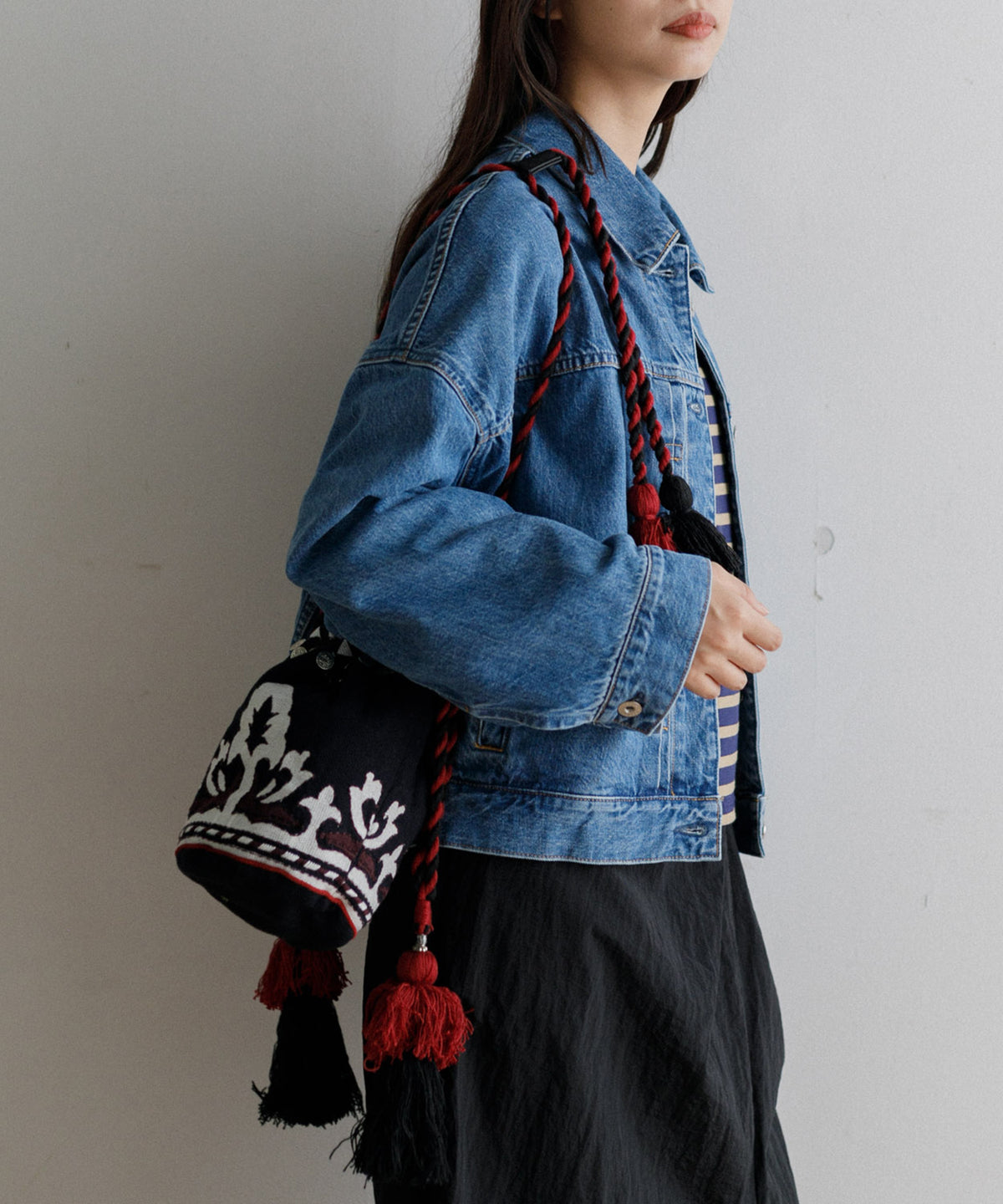 【MEN , WOMEN】LEIN マティ幾何学柄刺繍ドロストバッグ