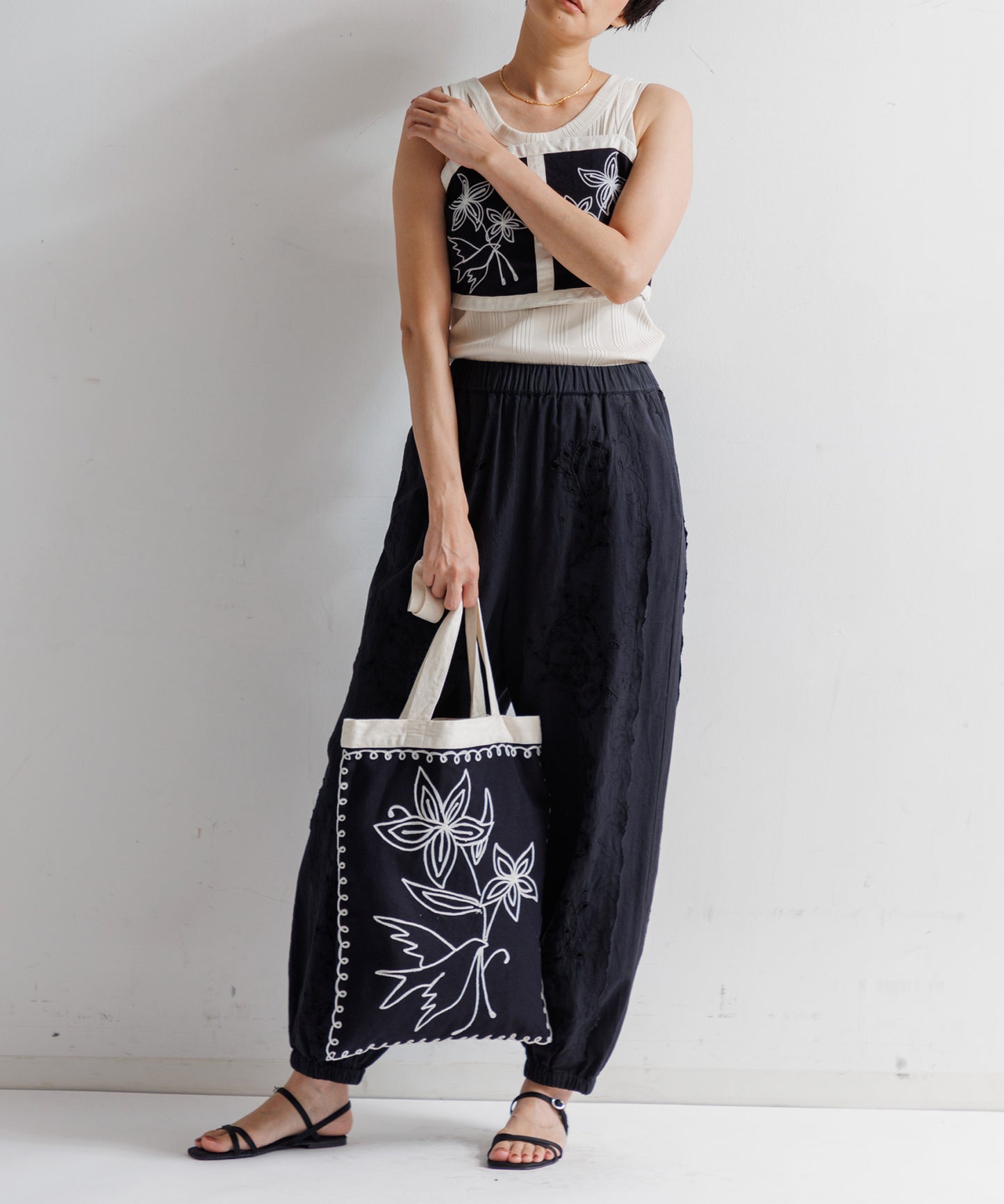 【MEN,WOMEN】LEIN コットンリネンアリ刺繍トートバッグ
