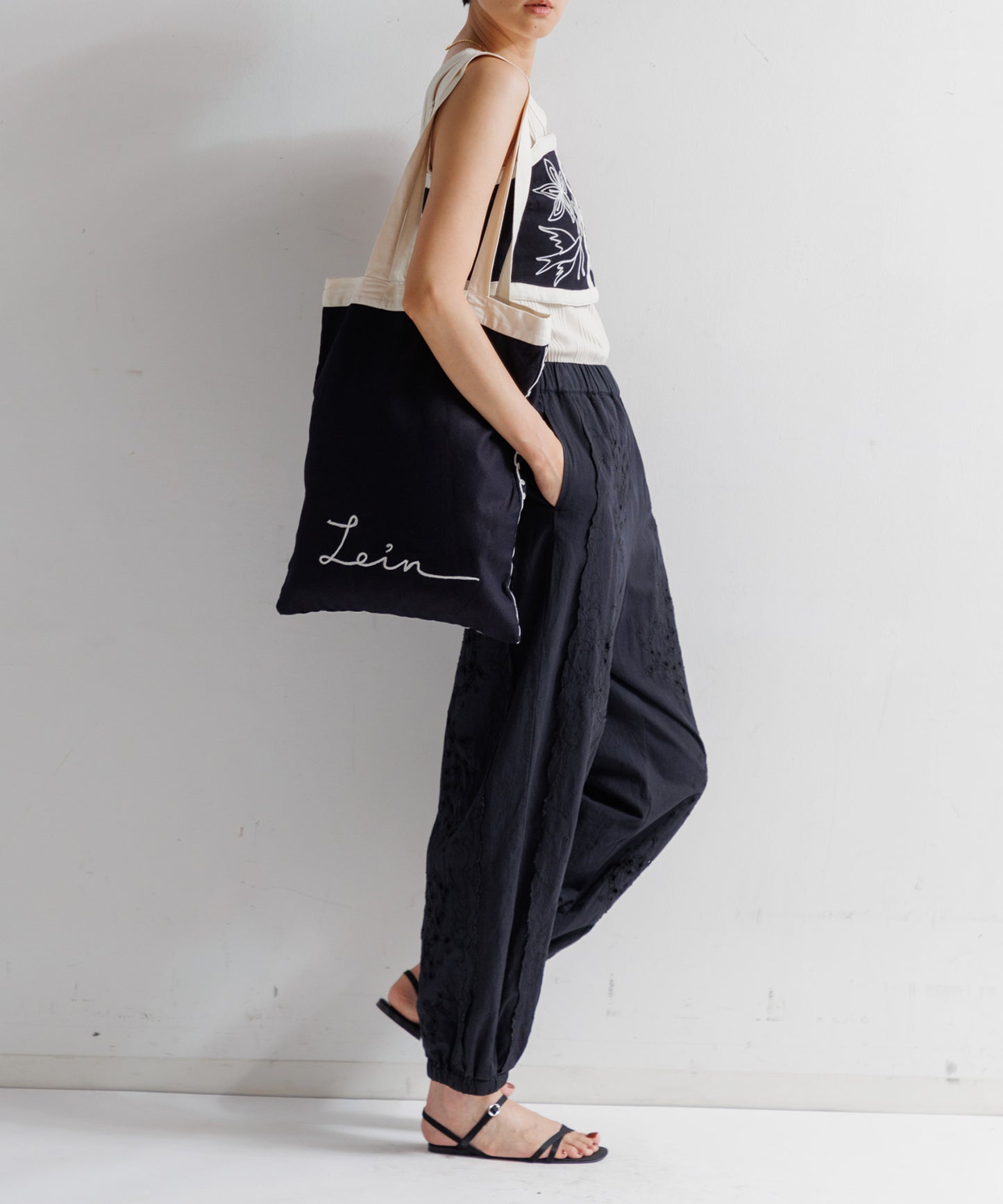 【MEN,WOMEN】LEIN コットンリネンアリ刺繍トートバッグ
