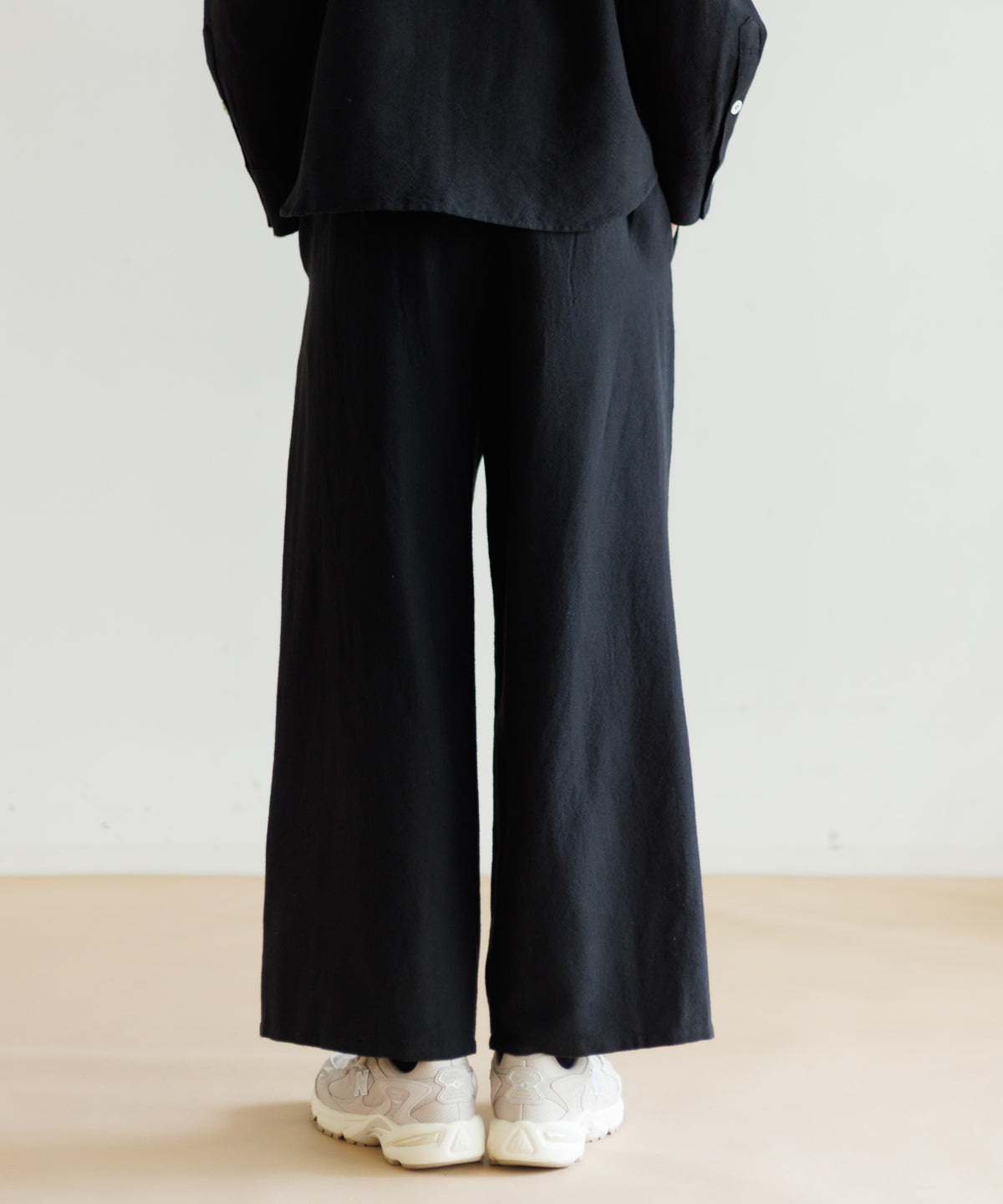 【MEN , WOMEN】LEIN ウールコットンフラワー刺繍パンツ