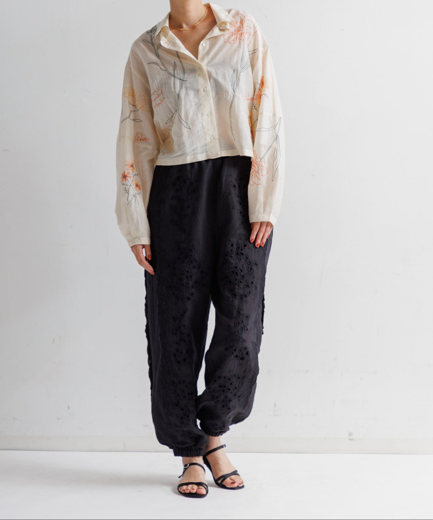 【MEN , WOMEN】LEIN / コットンシルクボタニカル刺繍シャツ