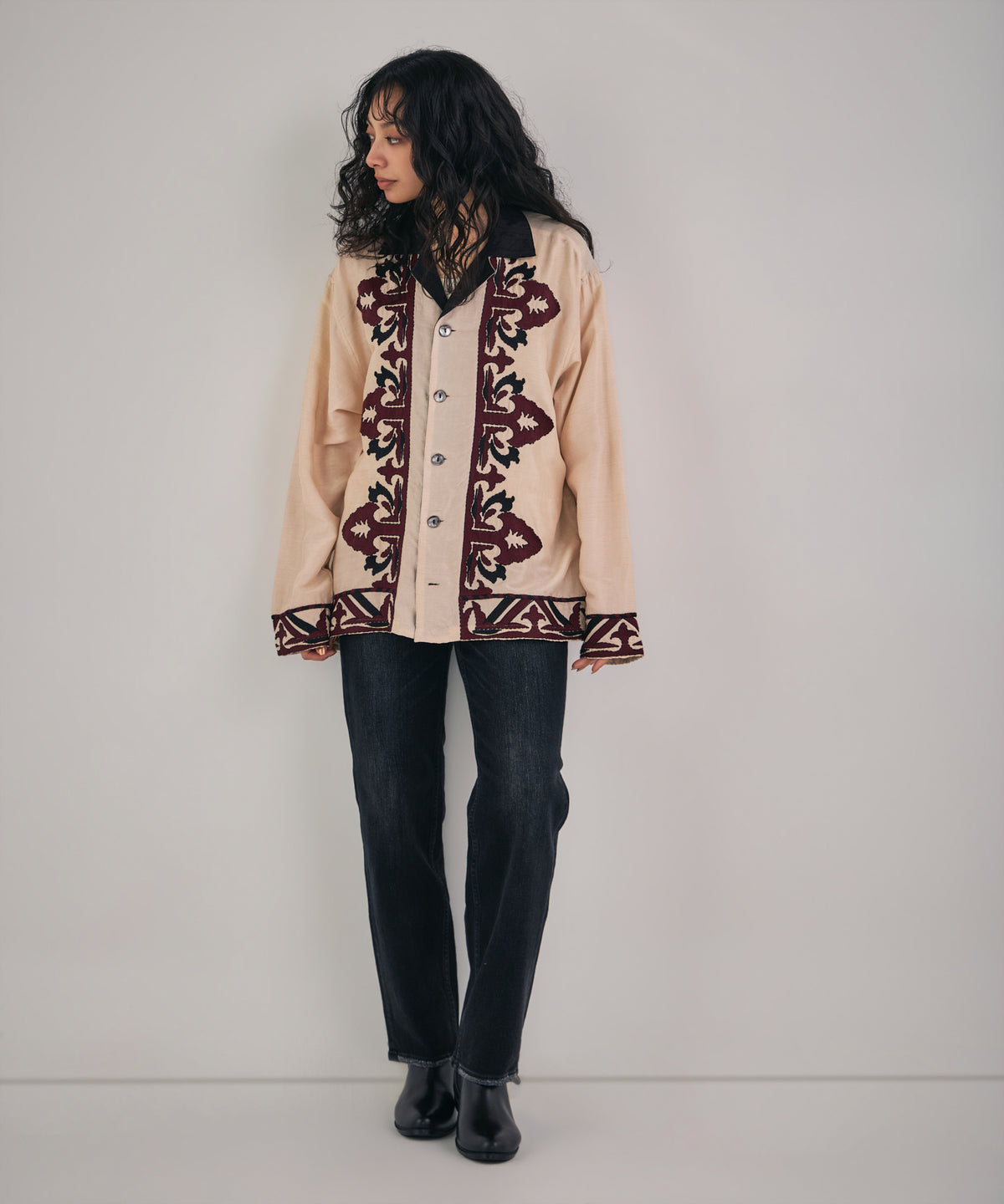 【MEN , WOMEN】オーナメント刺繍スラブレーヨンシャツ