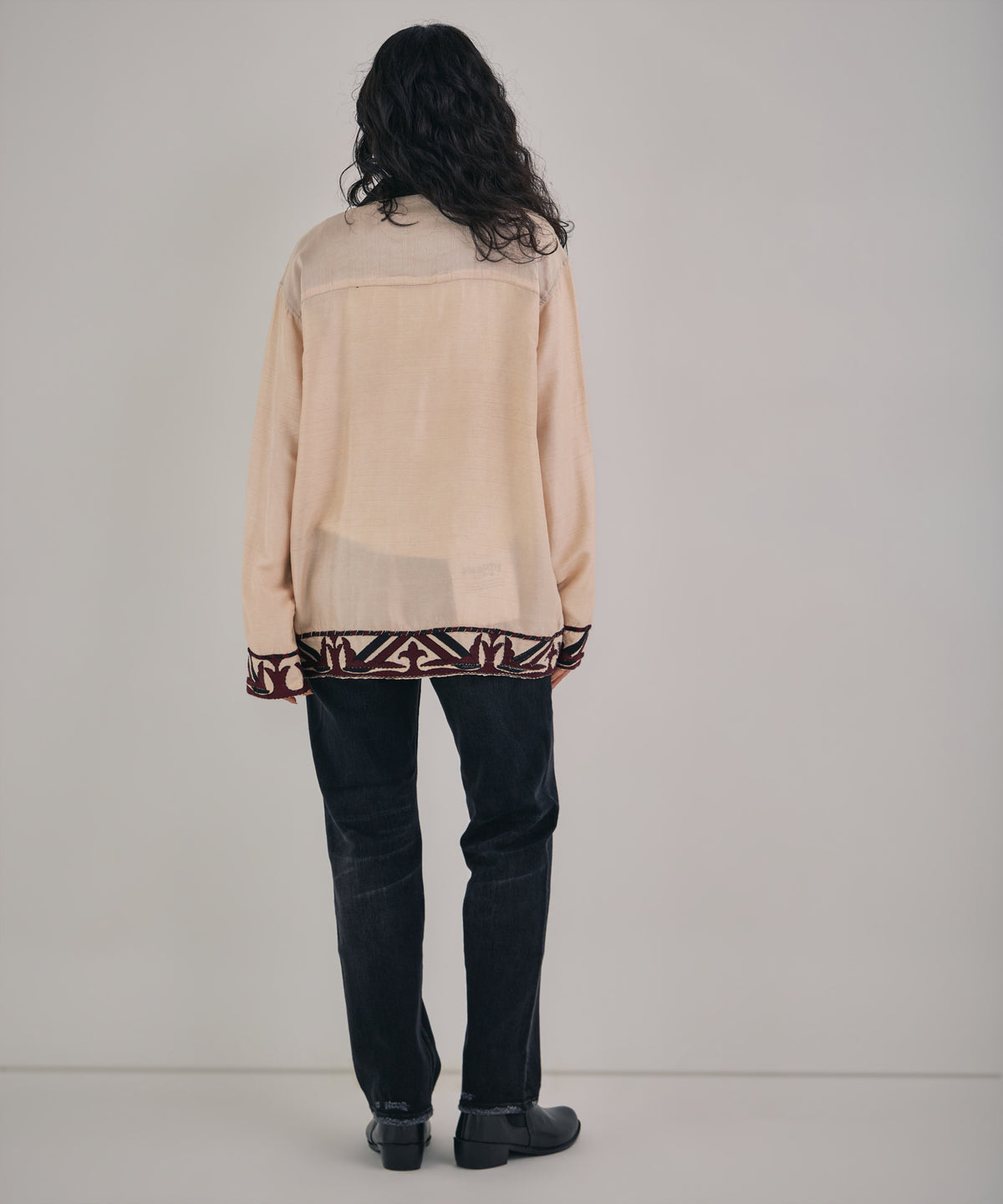 【MEN , WOMEN】オーナメント刺繍スラブレーヨンシャツ