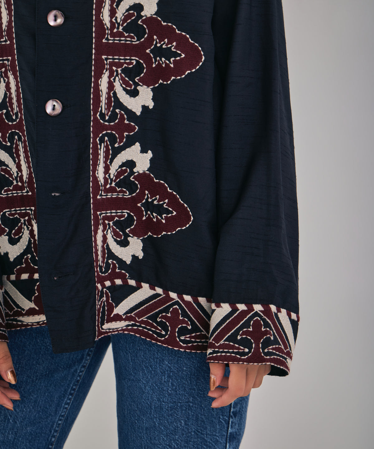 【MEN , WOMEN】オーナメント刺繍スラブレーヨンシャツ