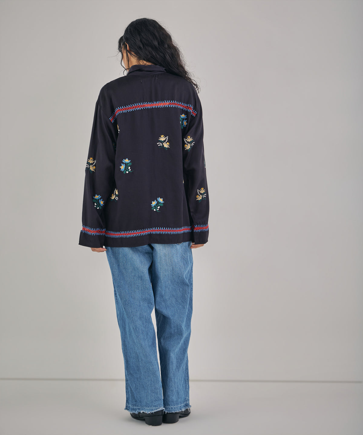 【MEN , WOMEN】LEIN フラワー刺繍カギ針クロシェジョイントシャツ