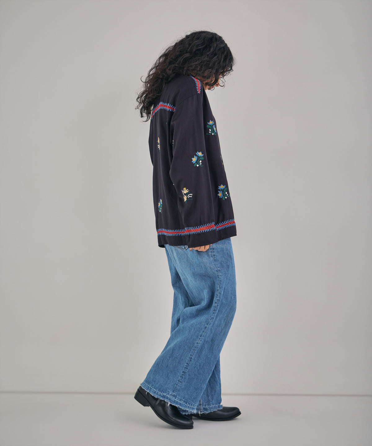 【MEN , WOMEN】LEIN フラワー刺繍カギ針クロシェジョイントシャツ