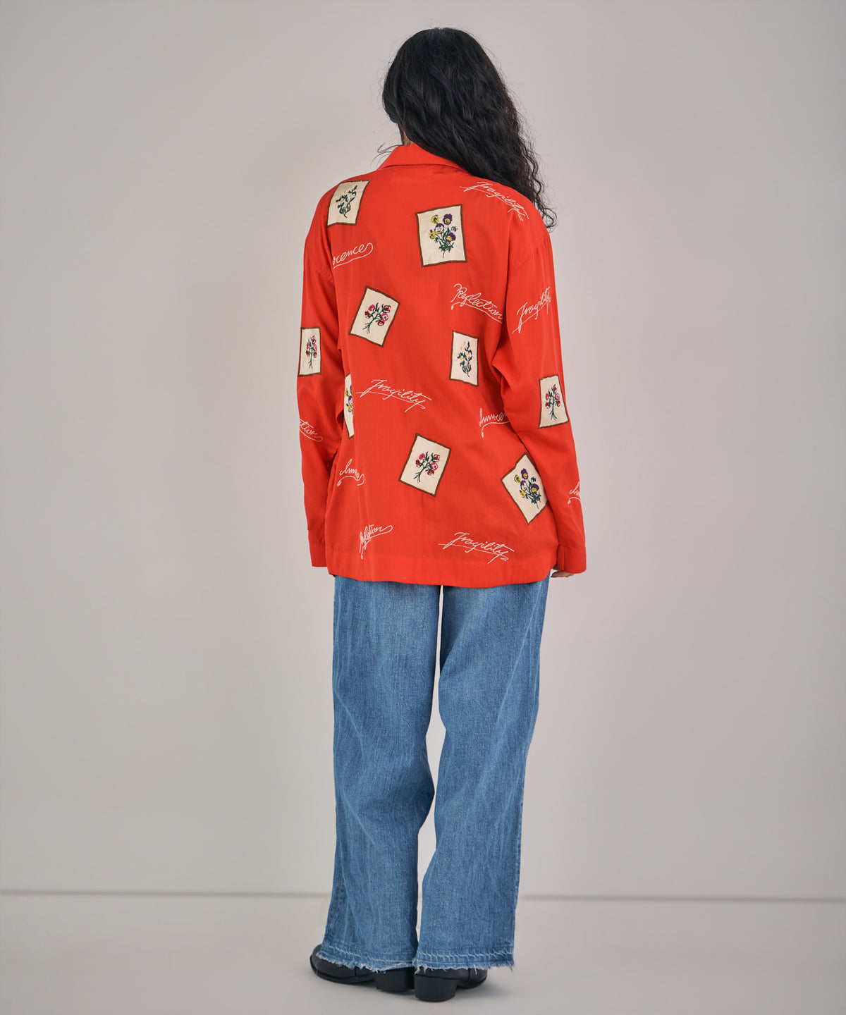 【MEN , WOMEN】フラワーカードアップリケ刺繍シャツ