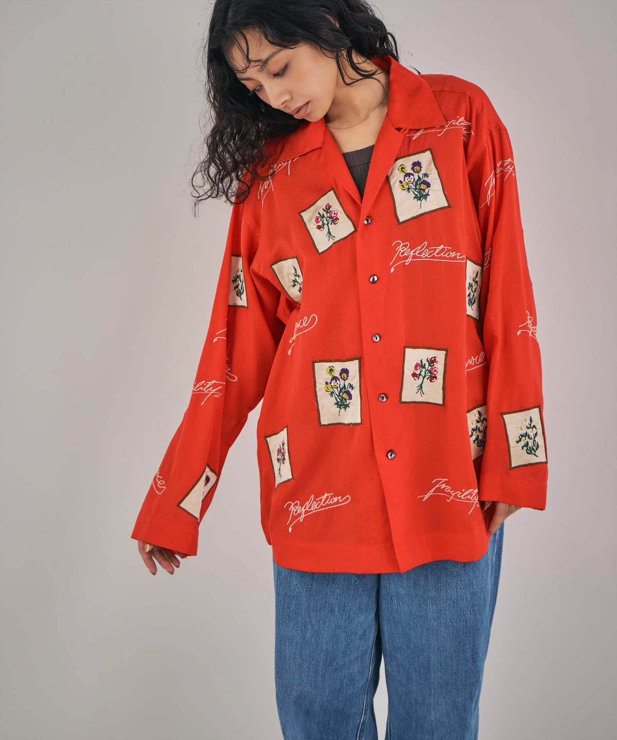 【MEN , WOMEN】フラワーカードアップリケ刺繍シャツ