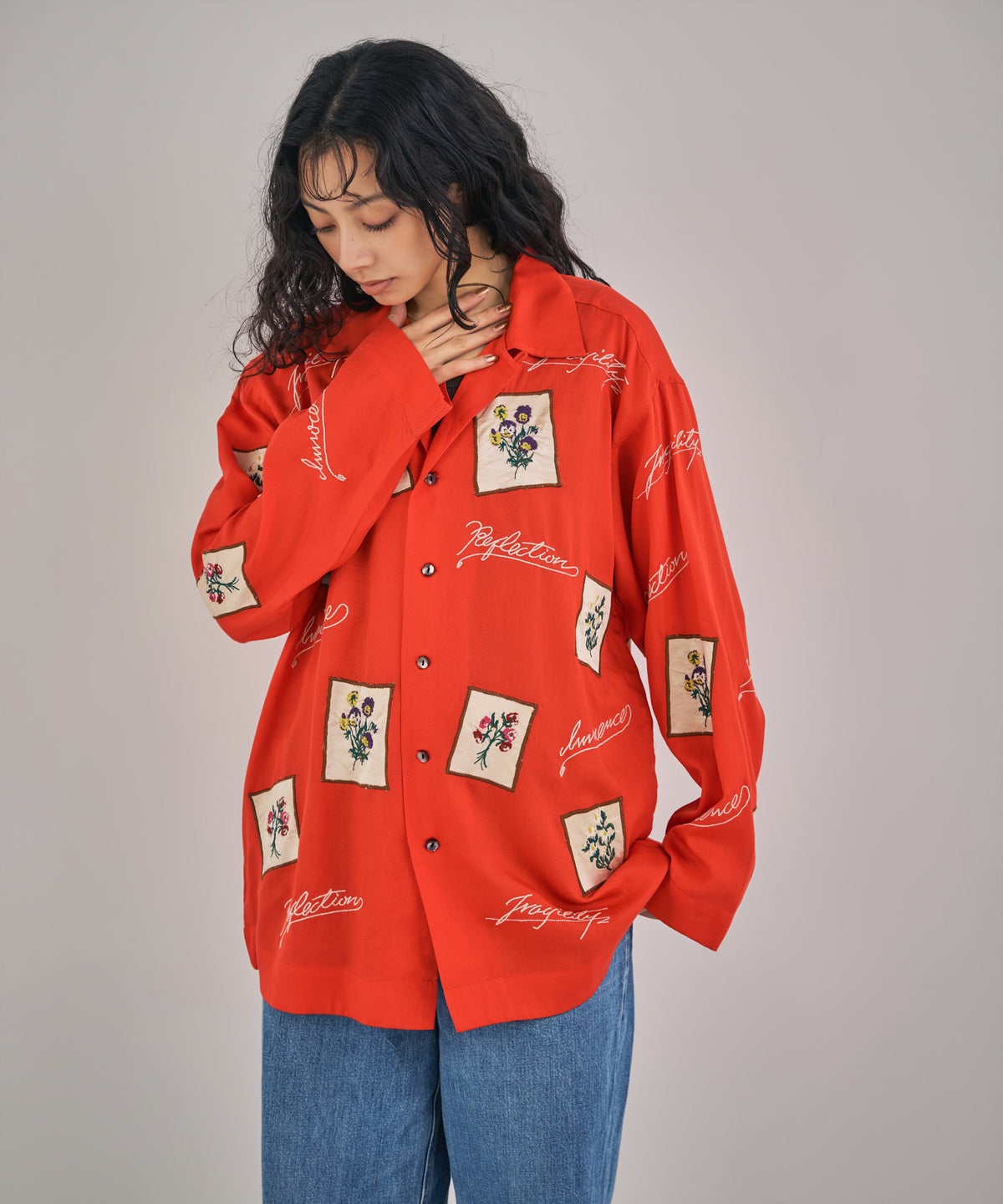 【MEN , WOMEN】フラワーカードアップリケ刺繍シャツ