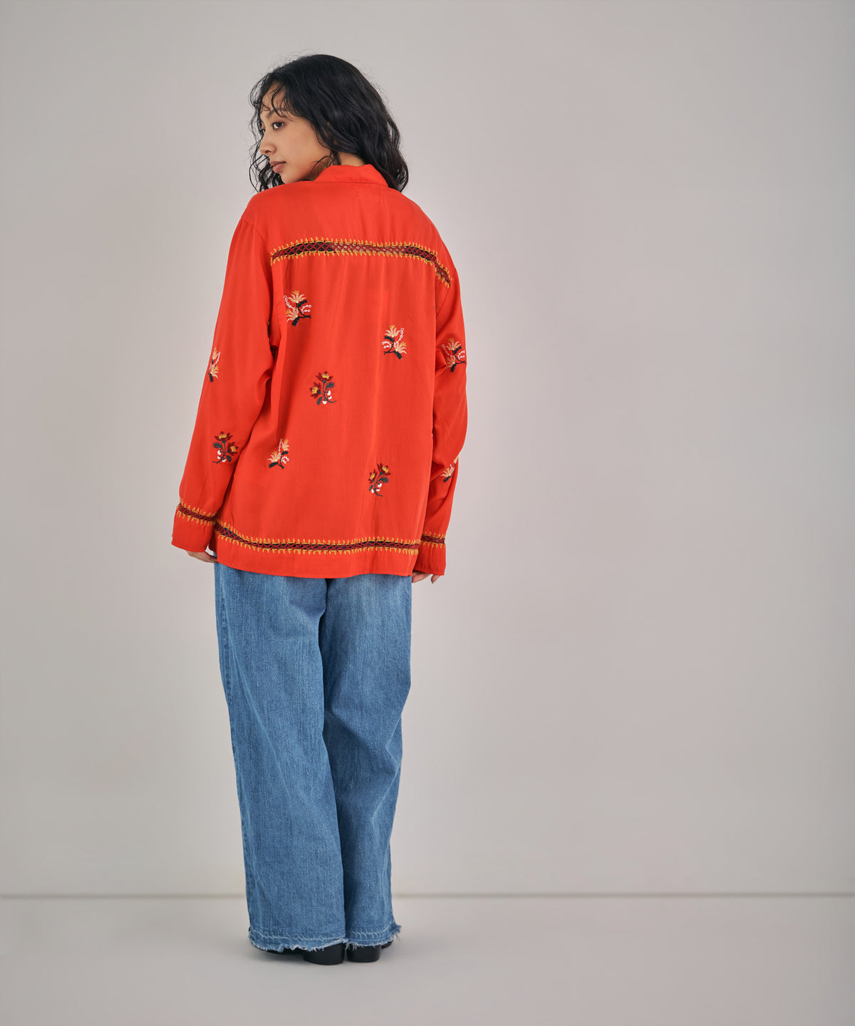 【MEN , WOMEN】LEIN フラワー刺繍カギ針クロシェジョイントシャツ