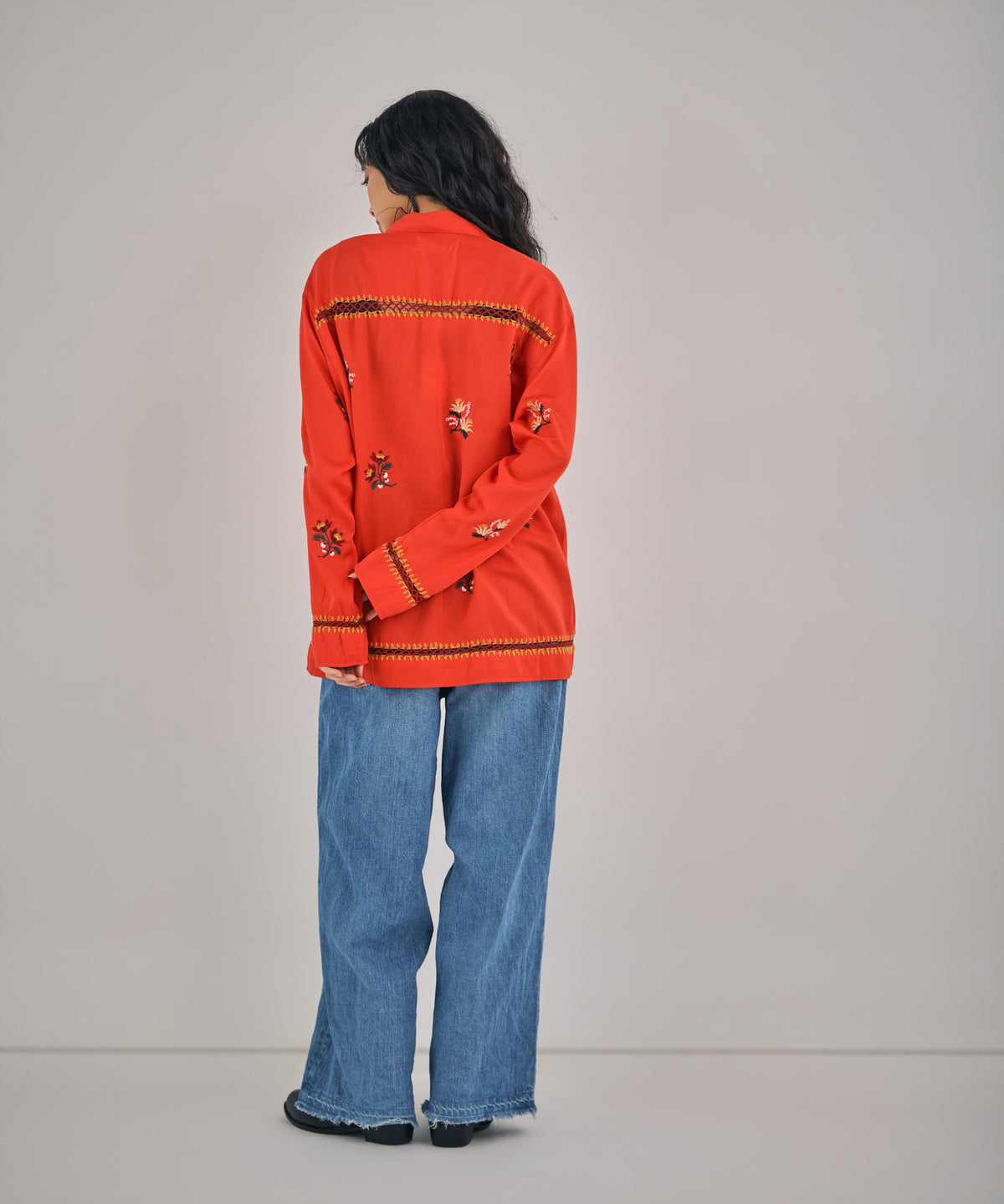 【MEN , WOMEN】LEIN フラワー刺繍カギ針クロシェジョイントシャツ