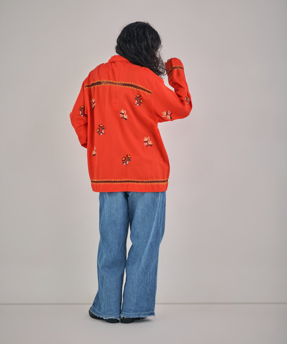 【MEN , WOMEN】LEIN フラワー刺繍カギ針クロシェジョイントシャツ