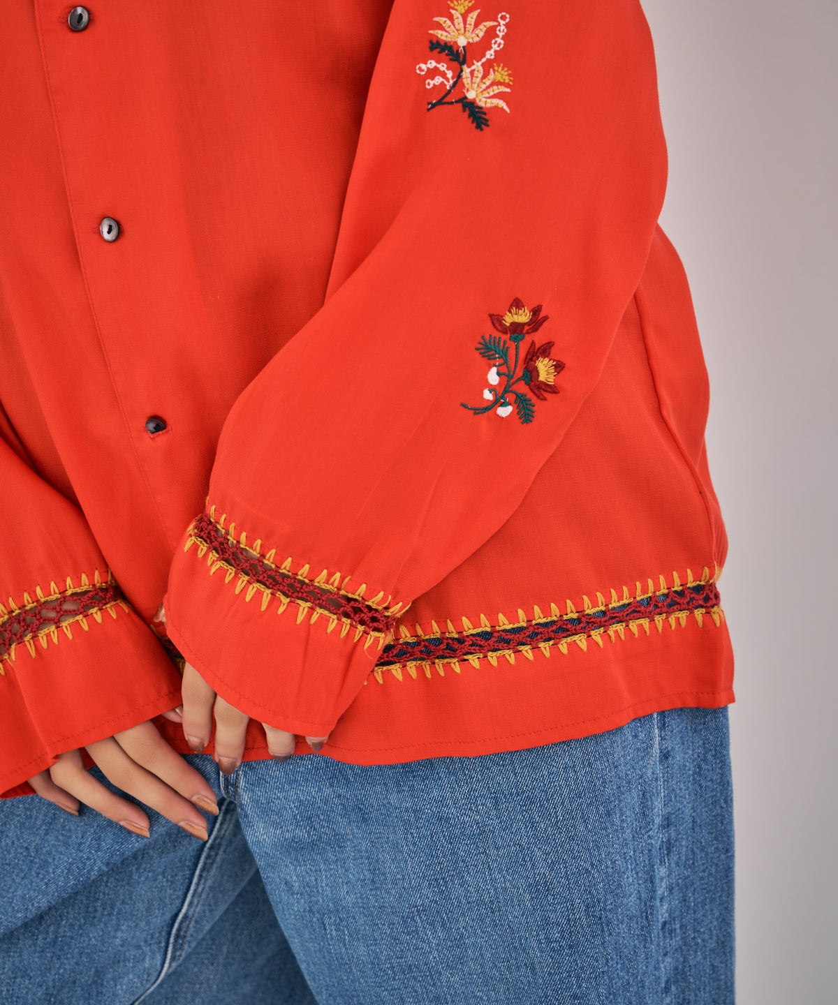 【MEN , WOMEN】LEIN フラワー刺繍カギ針クロシェジョイントシャツ