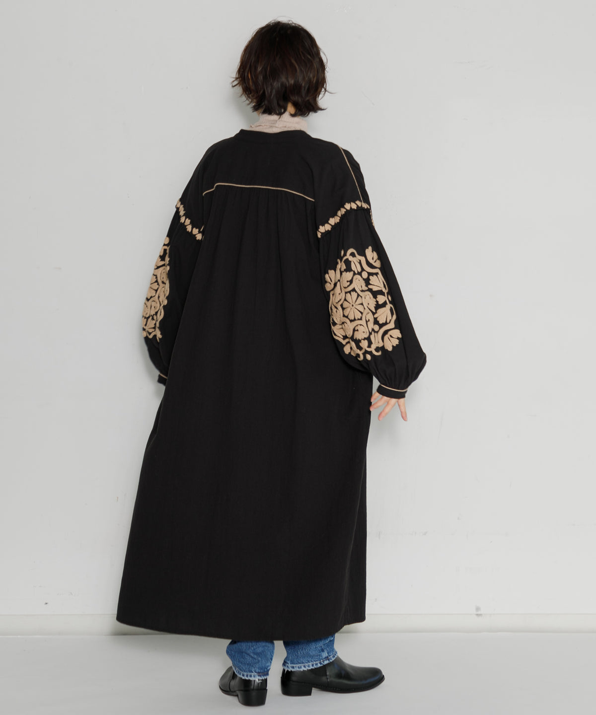 【WOMEN】LEIN 刺繍ワンピース