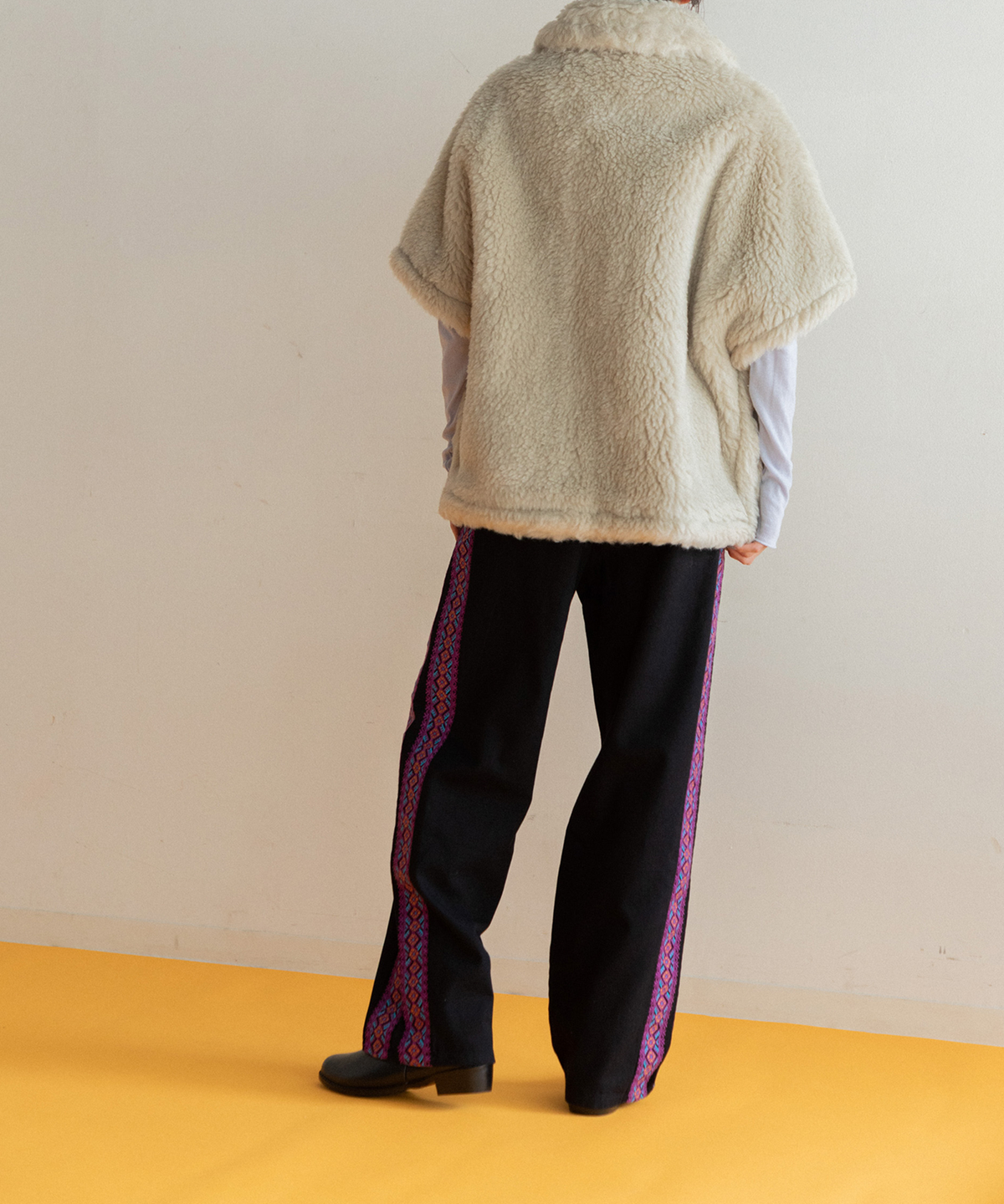 【WOMEN】LEIN 縦刺繍パンツ