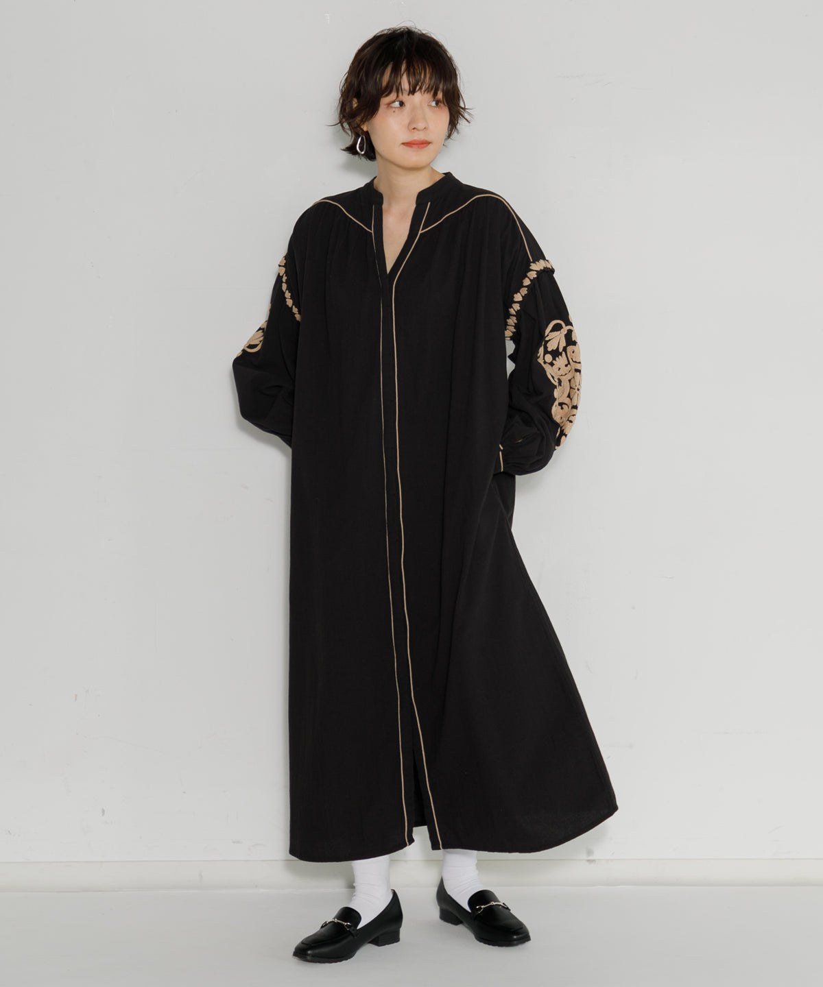 【WOMEN】LEIN 刺繍ワンピース