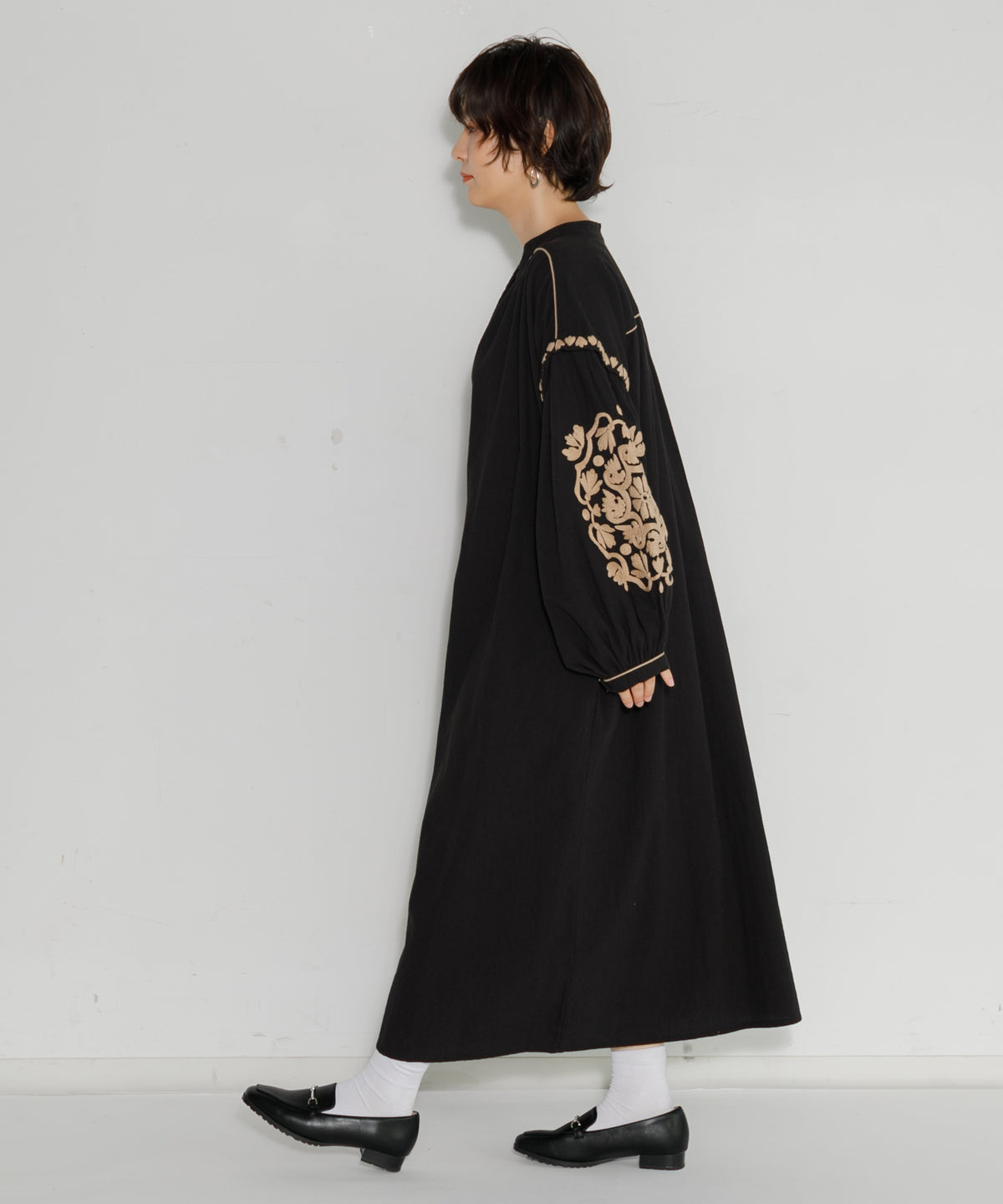 【WOMEN】LEIN 刺繍ワンピース