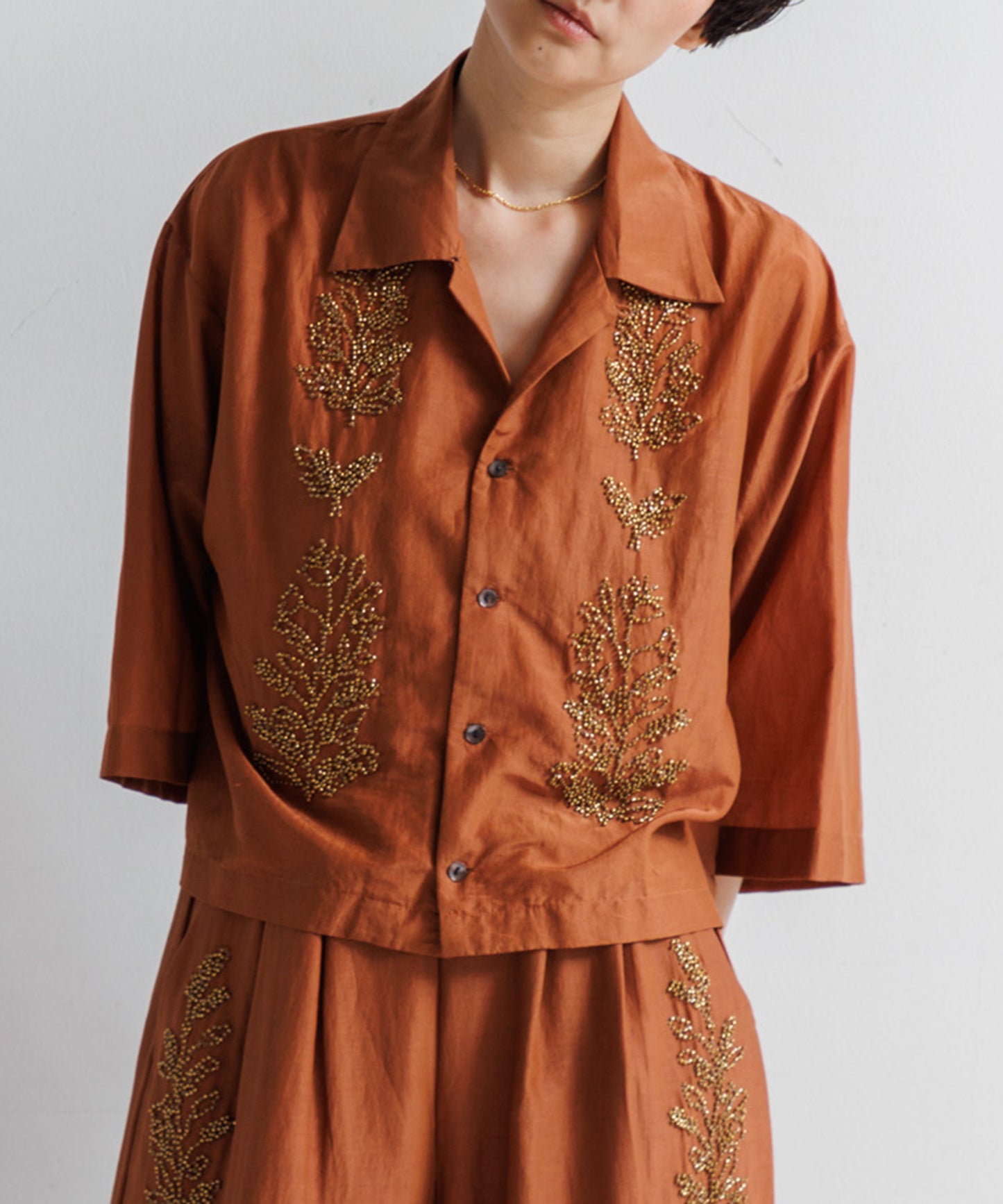 【WOMEN】LEIN コットンシルクビーズ刺繍シャツ