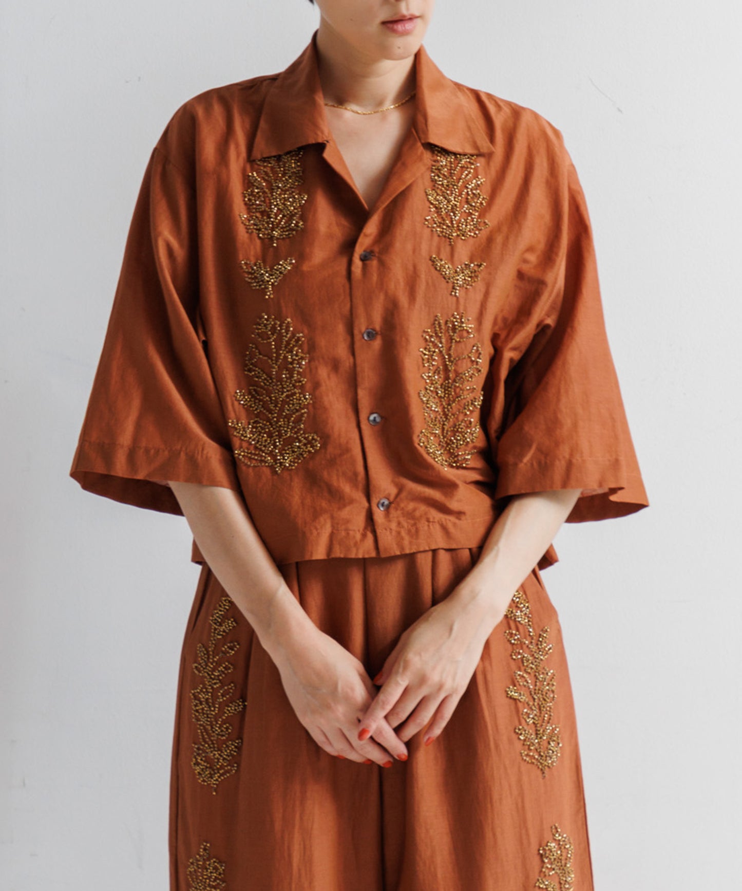 【WOMEN】LEIN コットンシルクビーズ刺繍シャツ