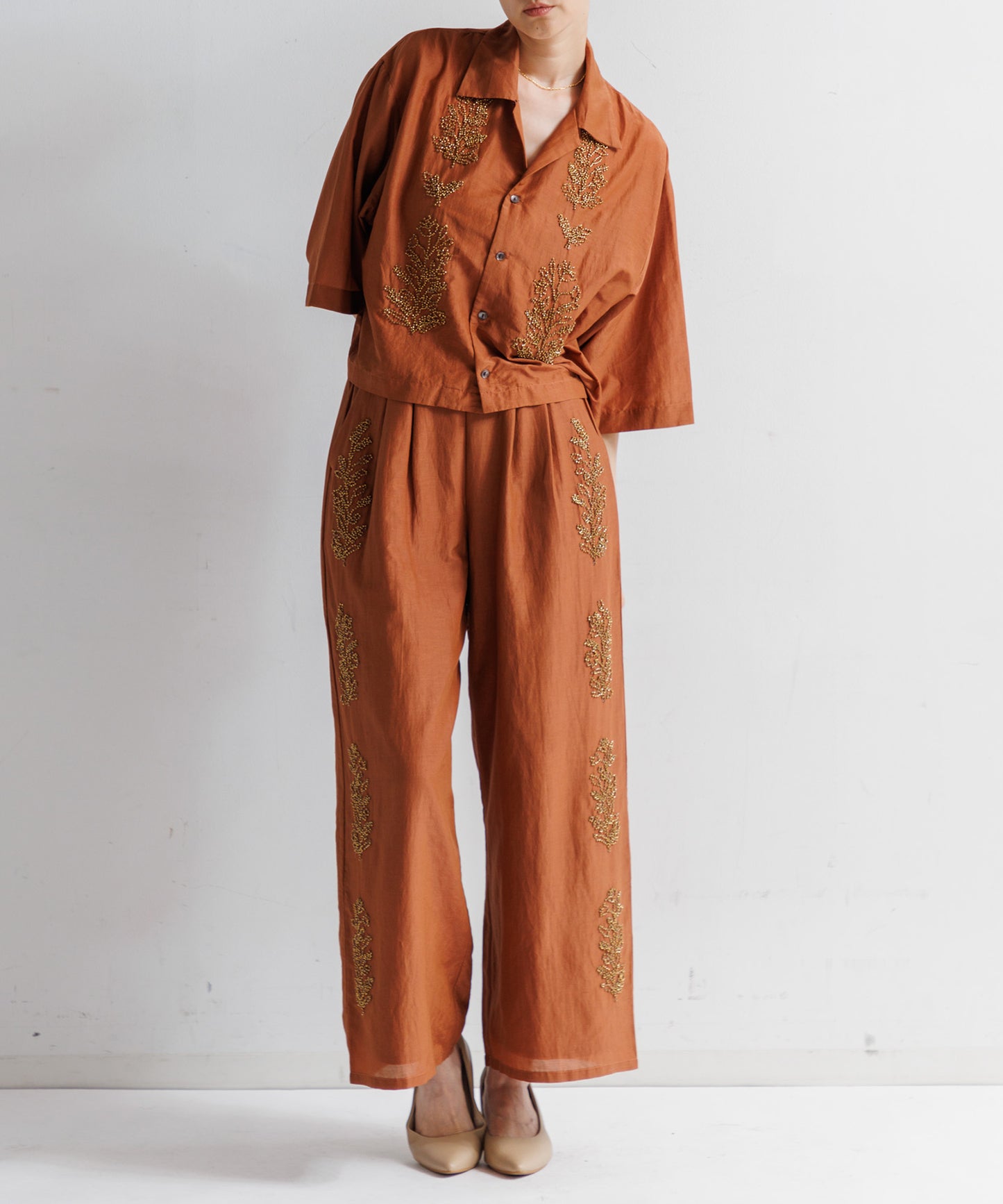 【WOMEN】LEIN コットンシルクビーズ刺繍シャツ