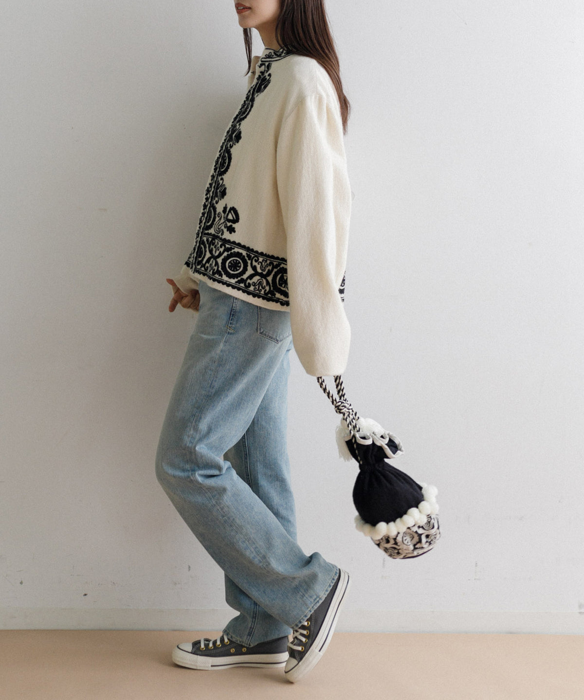 【WOMEN】LEIN 幾何学柄刺繍ドロストバッグ