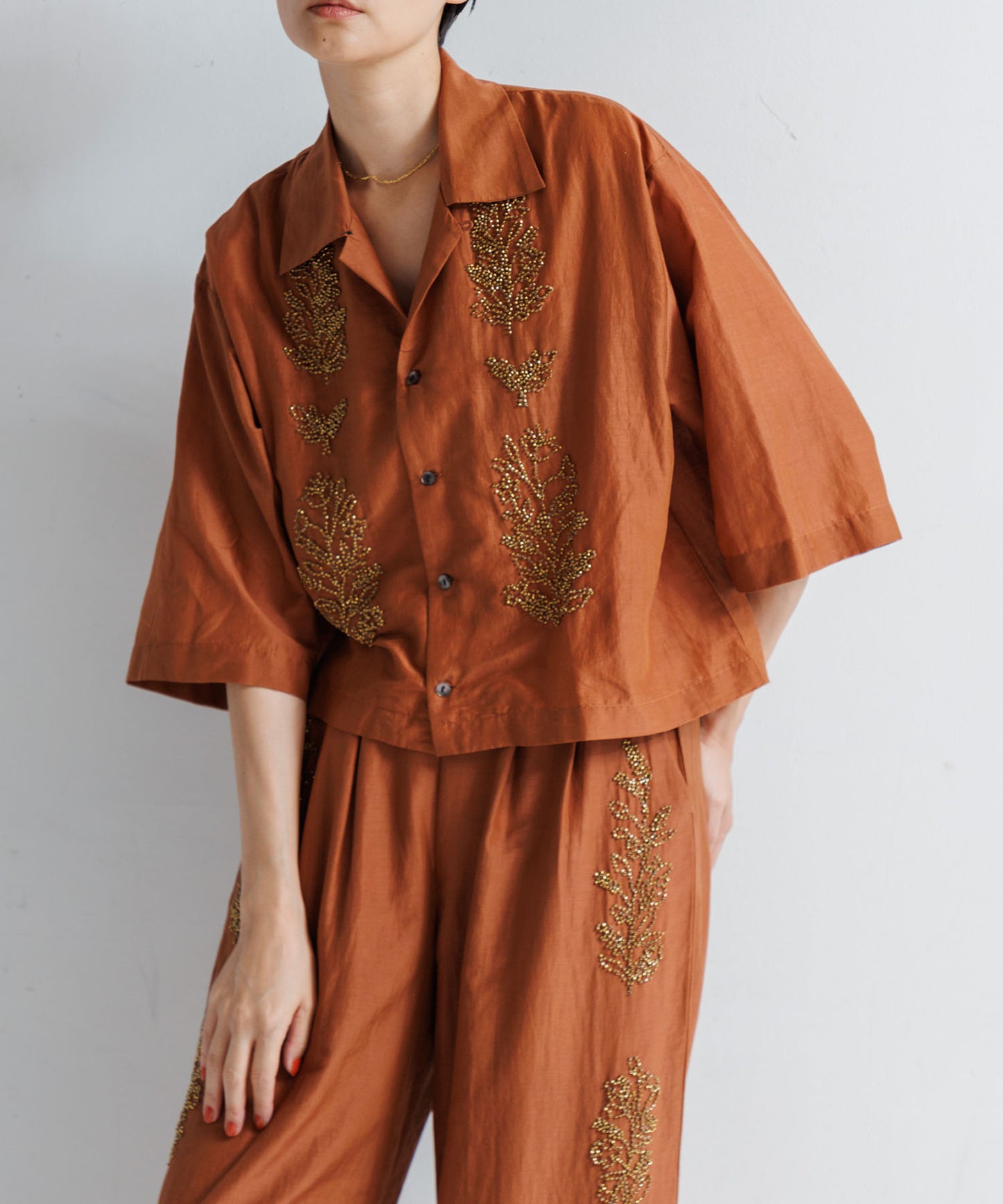 【WOMEN】LEIN コットンシルクビーズ刺繍シャツ