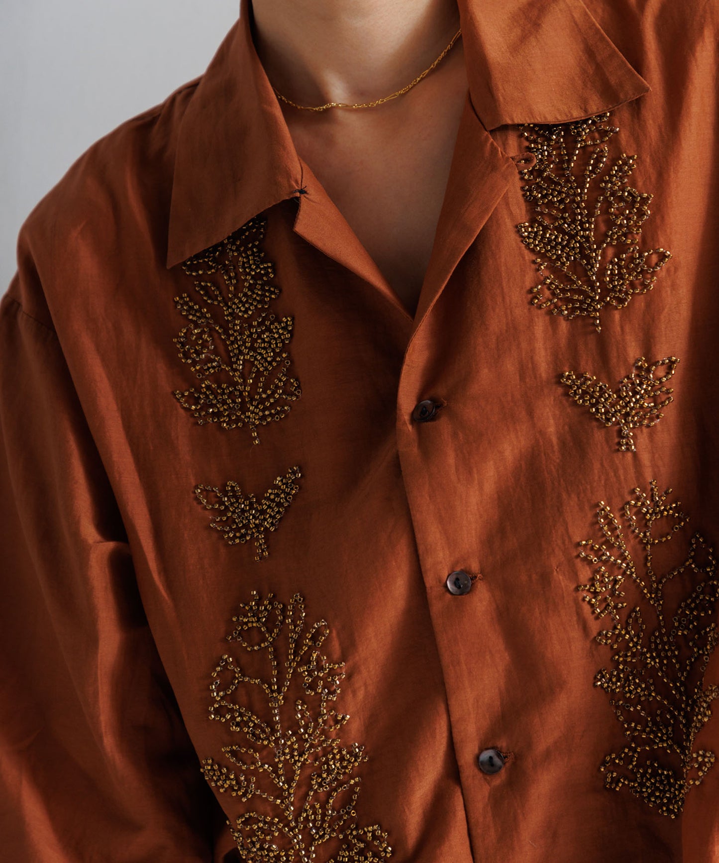 【WOMEN】LEIN コットンシルクビーズ刺繍シャツ