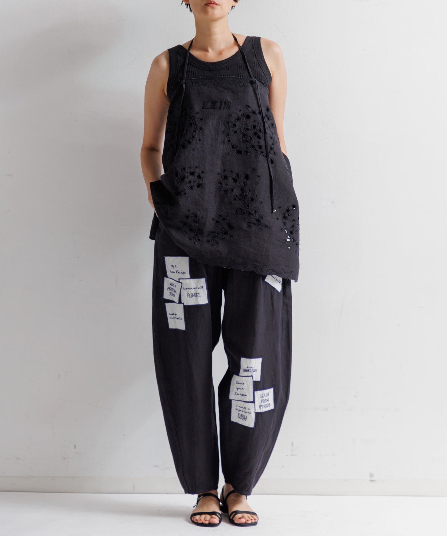 【WOMEN】LEIN コットンリネン切り抜き刺繍2WAYキャミソール