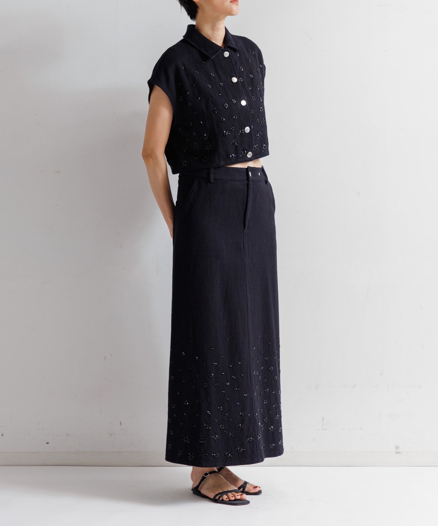 【WOMEN】LEIN カディビーズ刺繍トップス