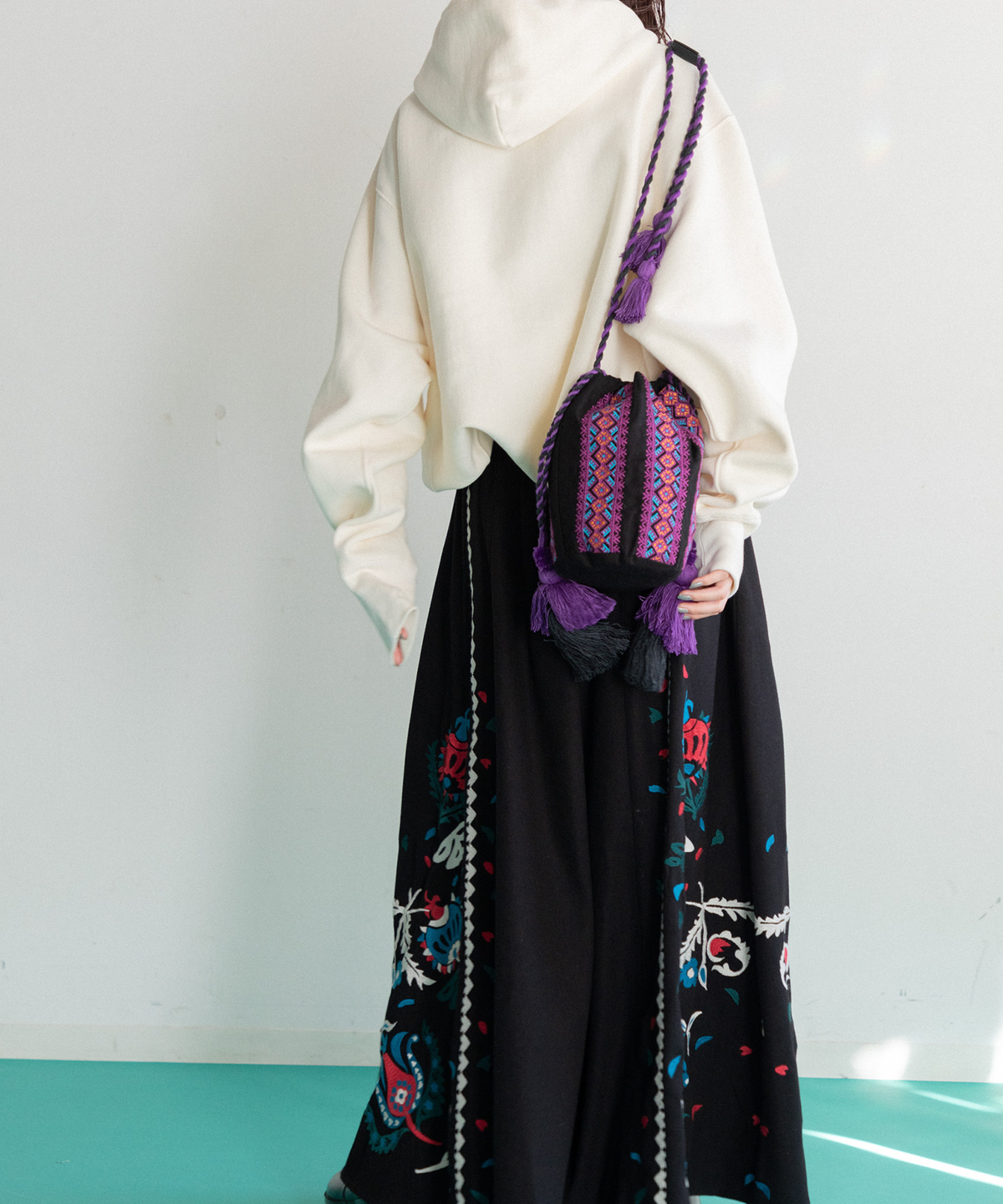 【WOMEN】LEIN 縦柄刺繍巾着バッグ