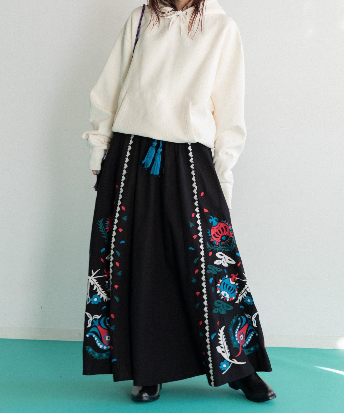 【WOMEN】LEIN / 花柄刺繍スカート