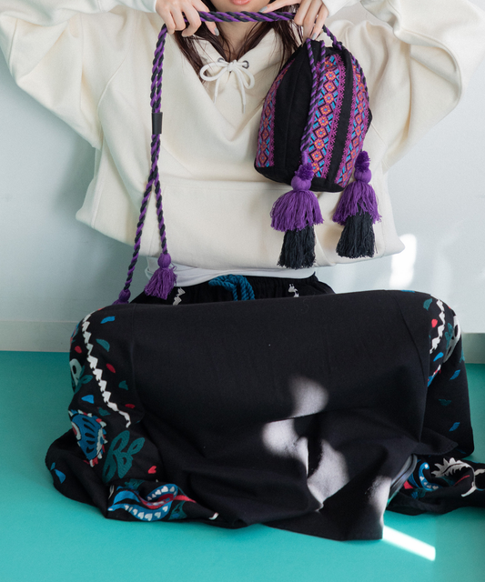 【WOMEN】LEIN 縦柄刺繍巾着バッグの写真