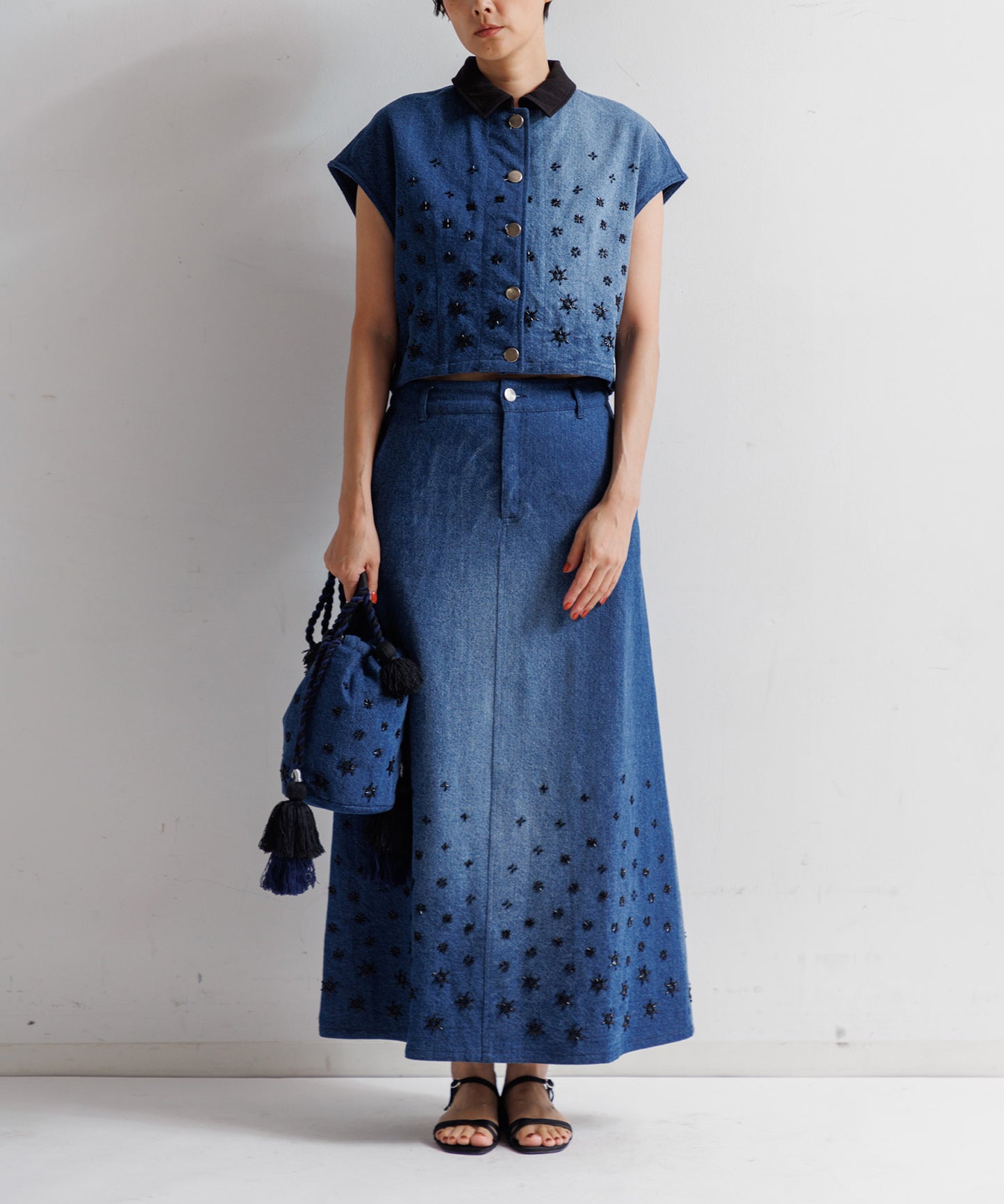 【WOMEN】LEIN カディビーズ刺繍トップス