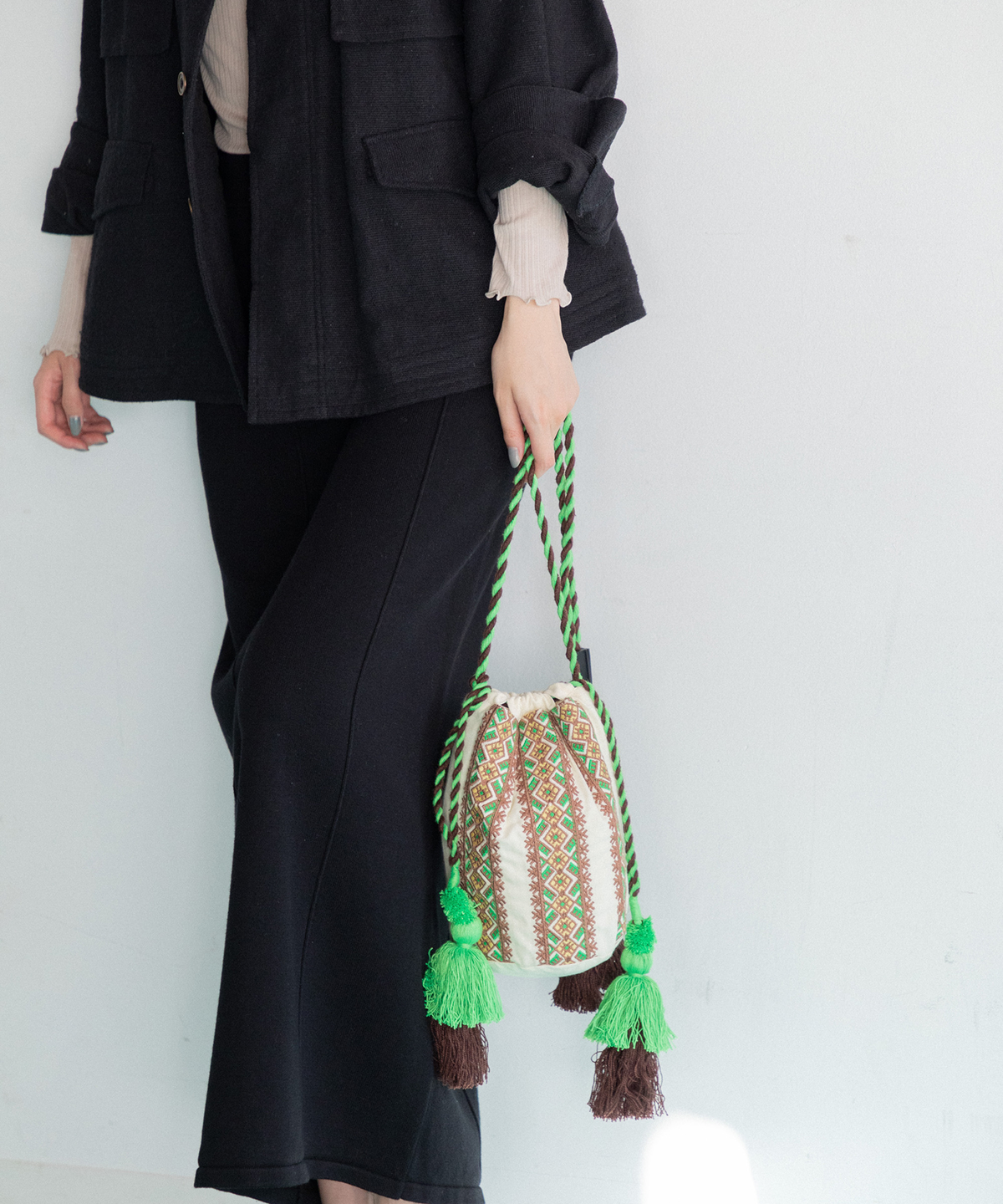 【WOMEN】LEIN 縦柄刺繍巾着バッグ