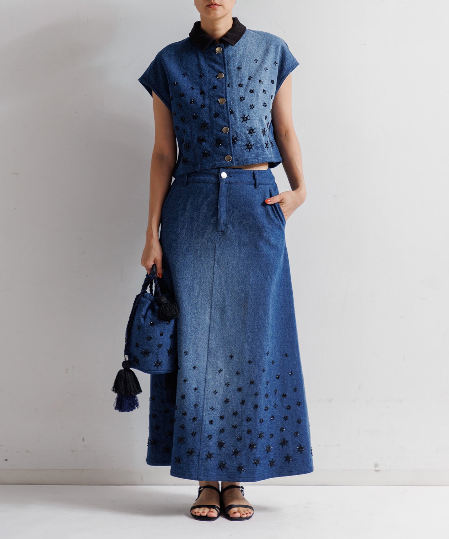 【WOMEN】LEIN カディビーズ刺繍トップス