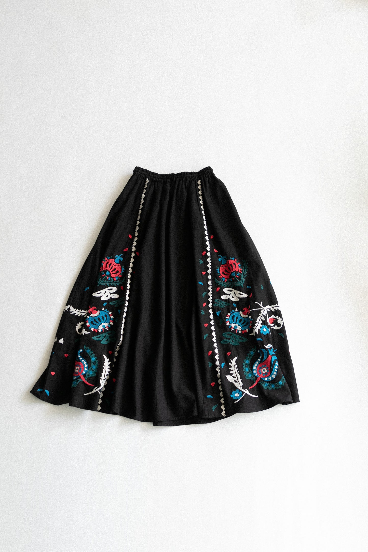【WOMEN】LEIN / 花柄刺繍スカート