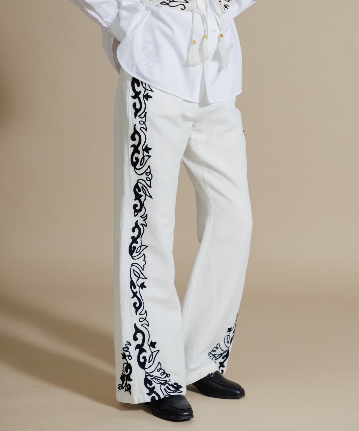 【WOMEN】LEIN / コットンリネンアリ刺繍パンツ　