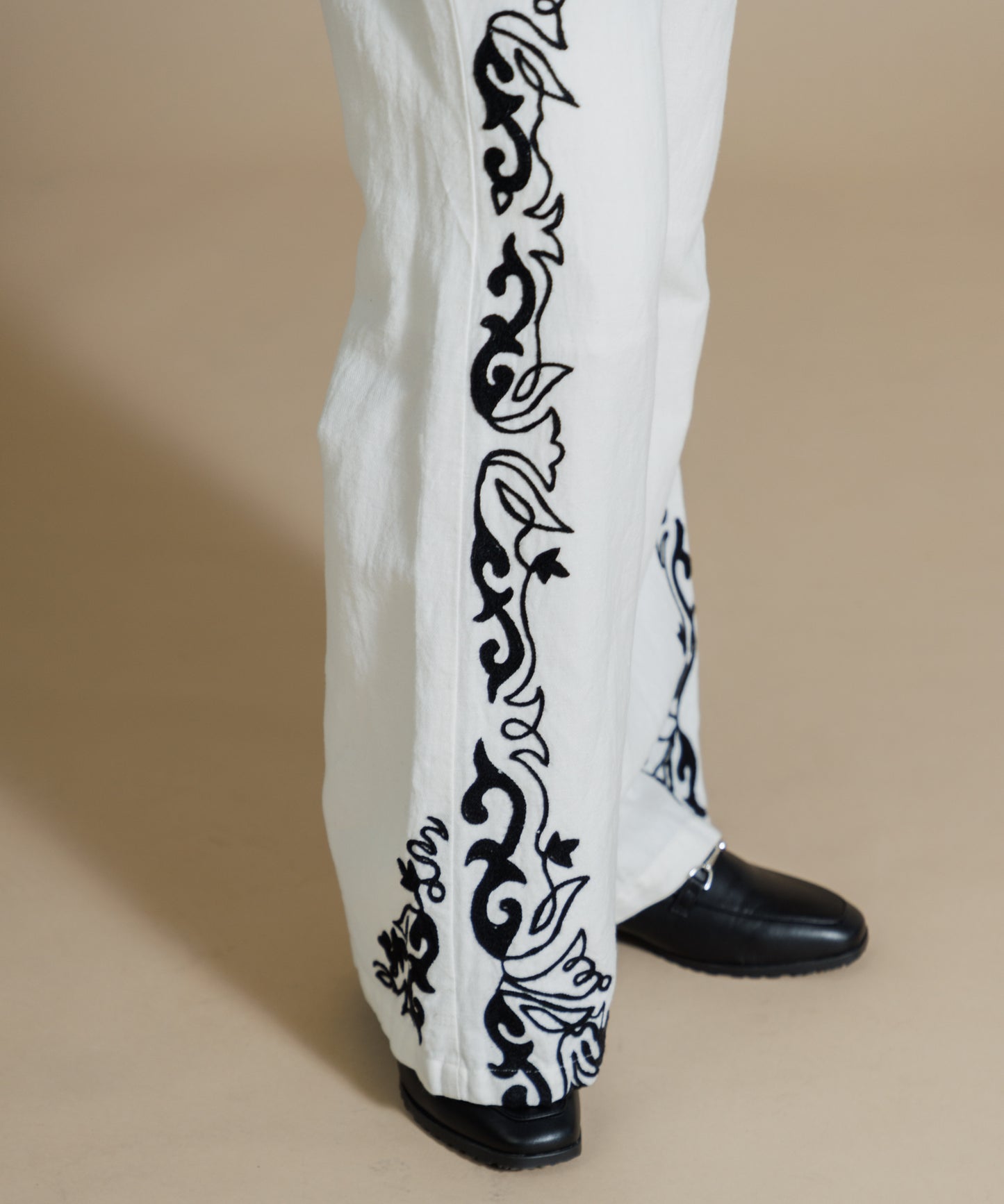 【WOMEN】LEIN / コットンリネンアリ刺繍パンツ　