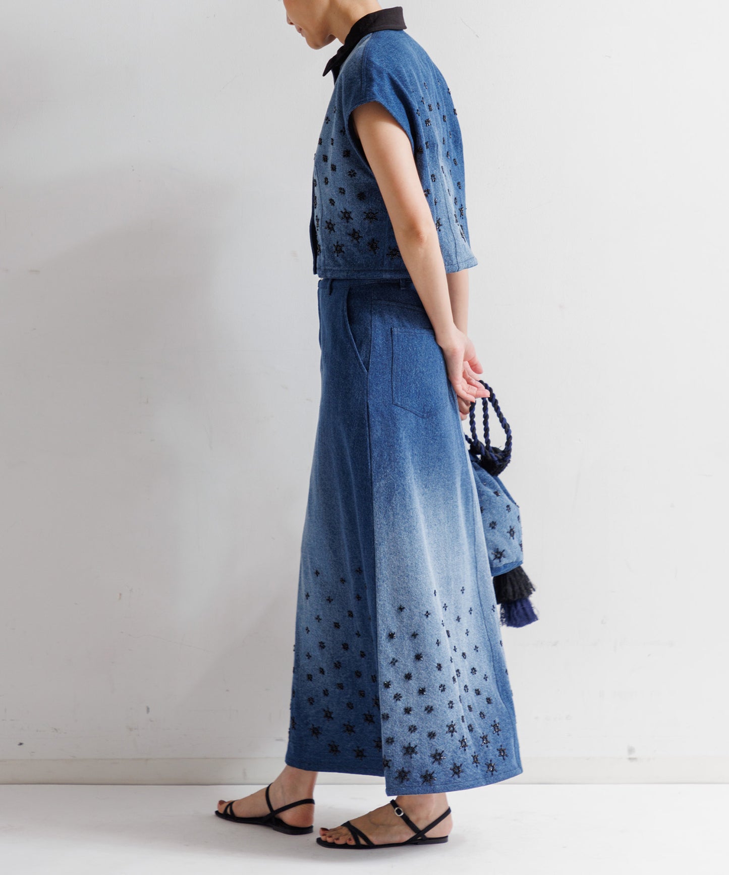 【WOMEN】LEIN カディビーズ刺繍トップス