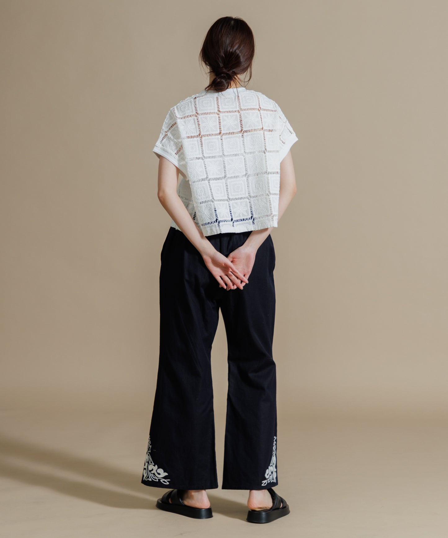【WOMEN】LEIN / コットンリネンアリ刺繍パンツ　