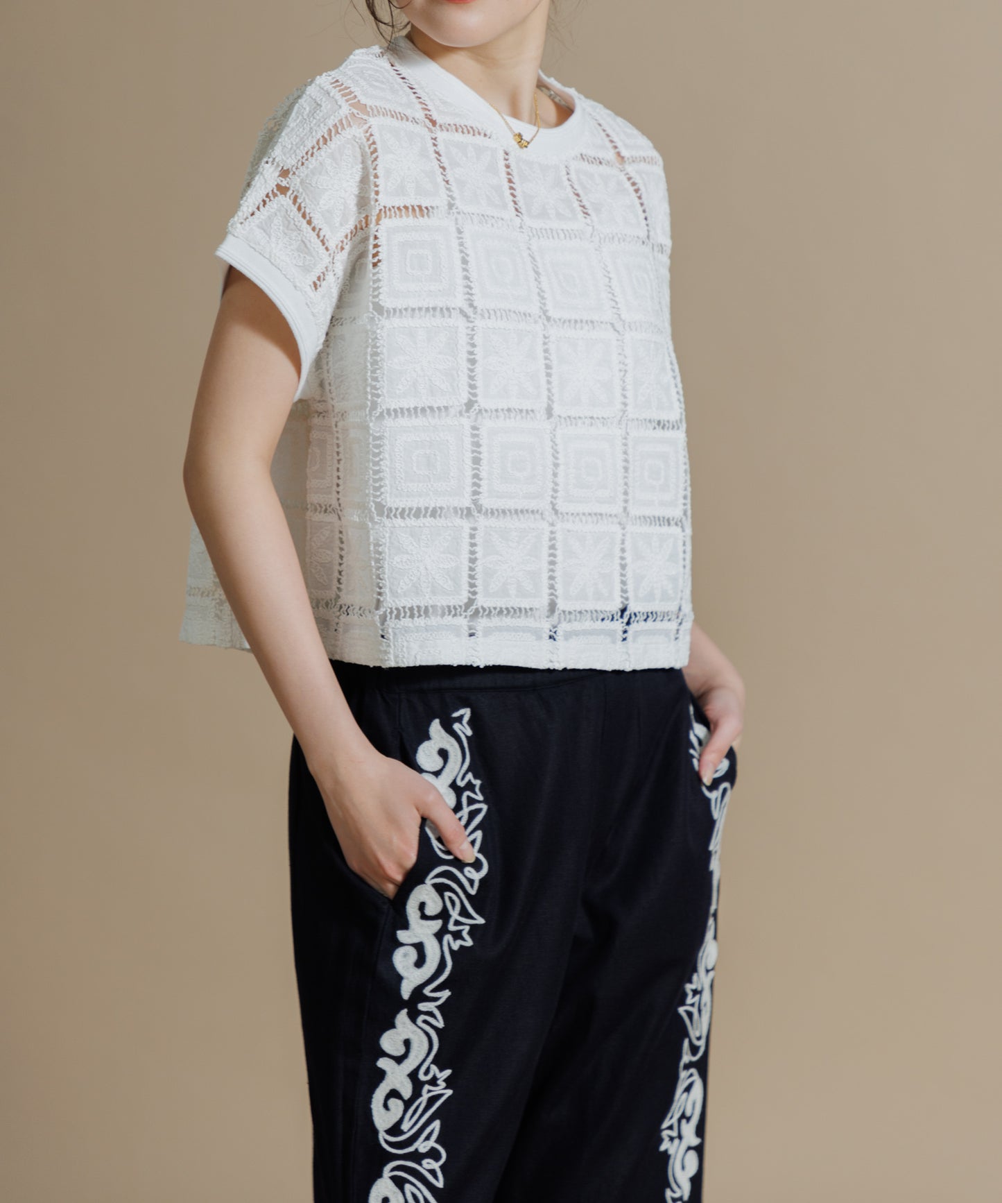 【WOMEN】LEIN / コットンリネンアリ刺繍パンツ　