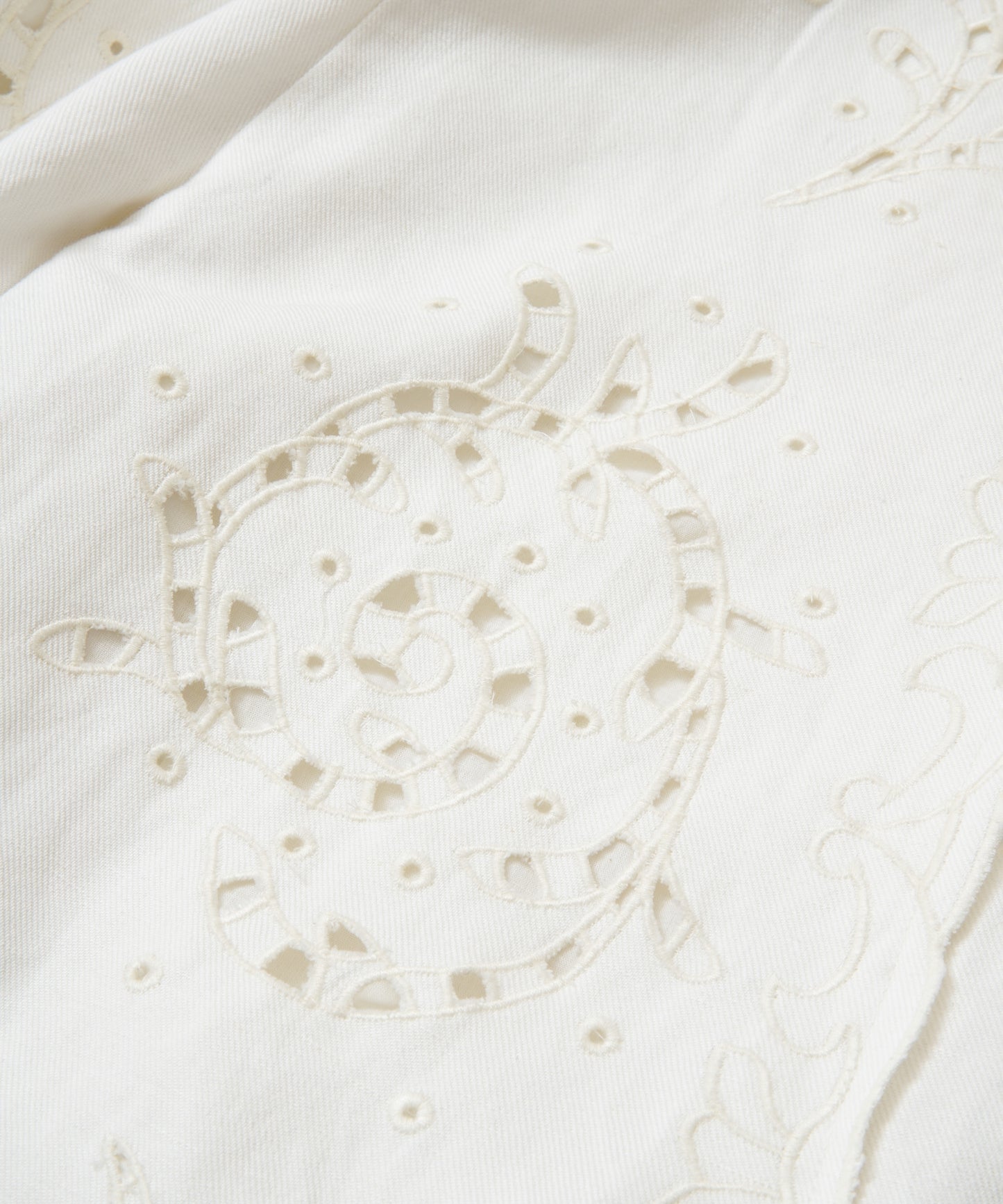 【WOMEN】LEIN コットンリネン切り抜き刺繍パンツ