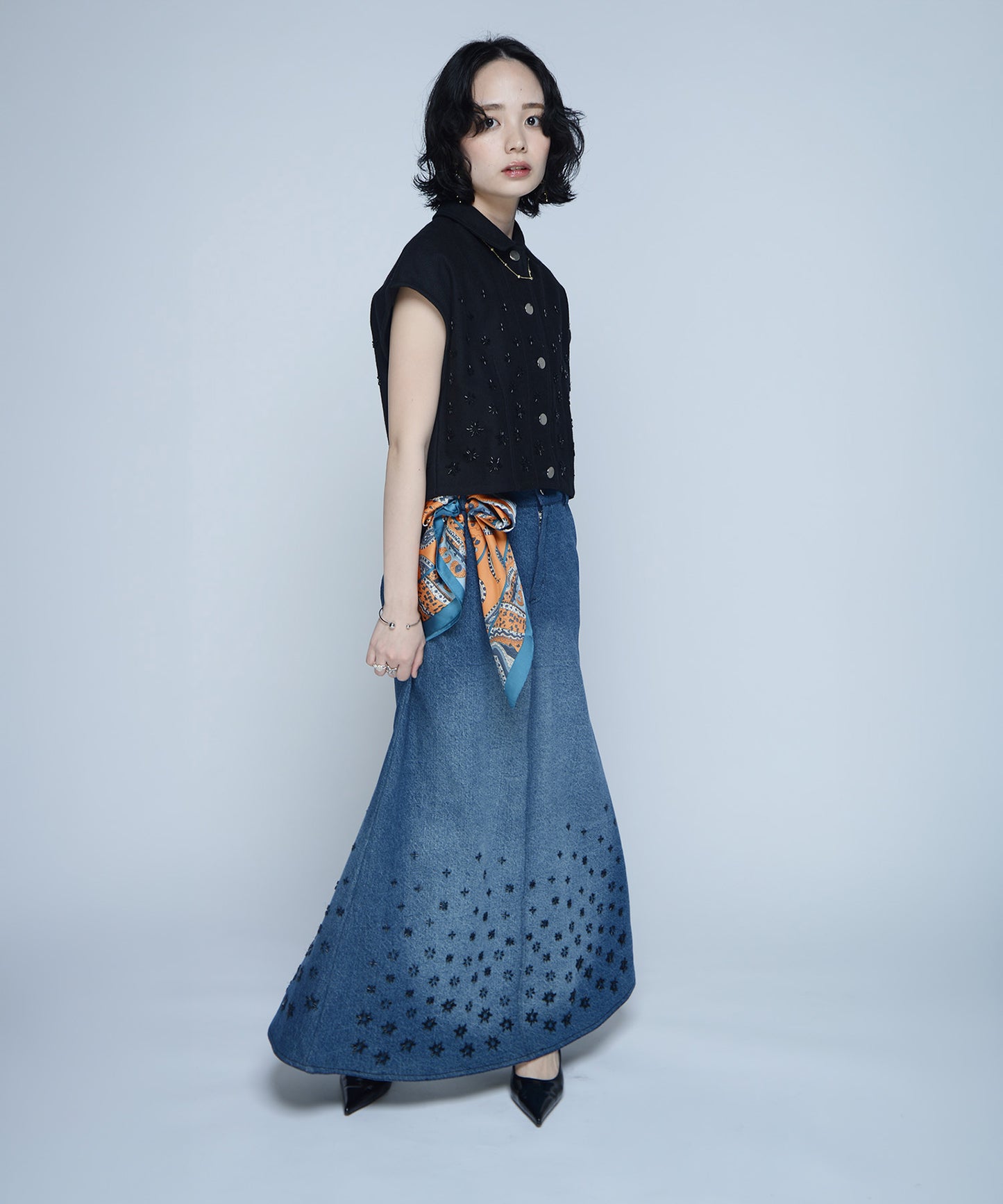 【WOMEN】LEIN カディビーズ刺繍トップス