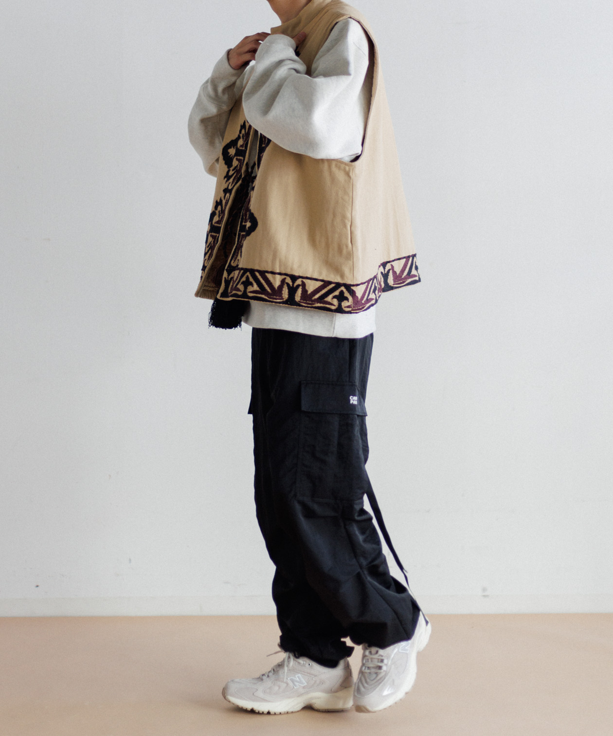【MEN , WOMEN】LEIN 幾何学柄刺繍ベスト