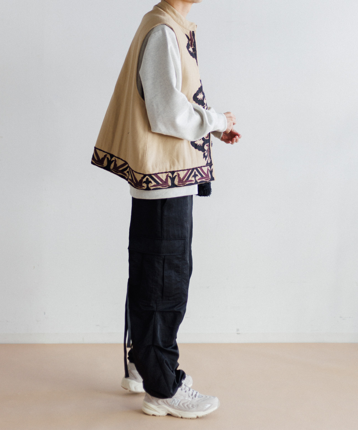 【MEN , WOMEN】LEIN 幾何学柄刺繍ベスト